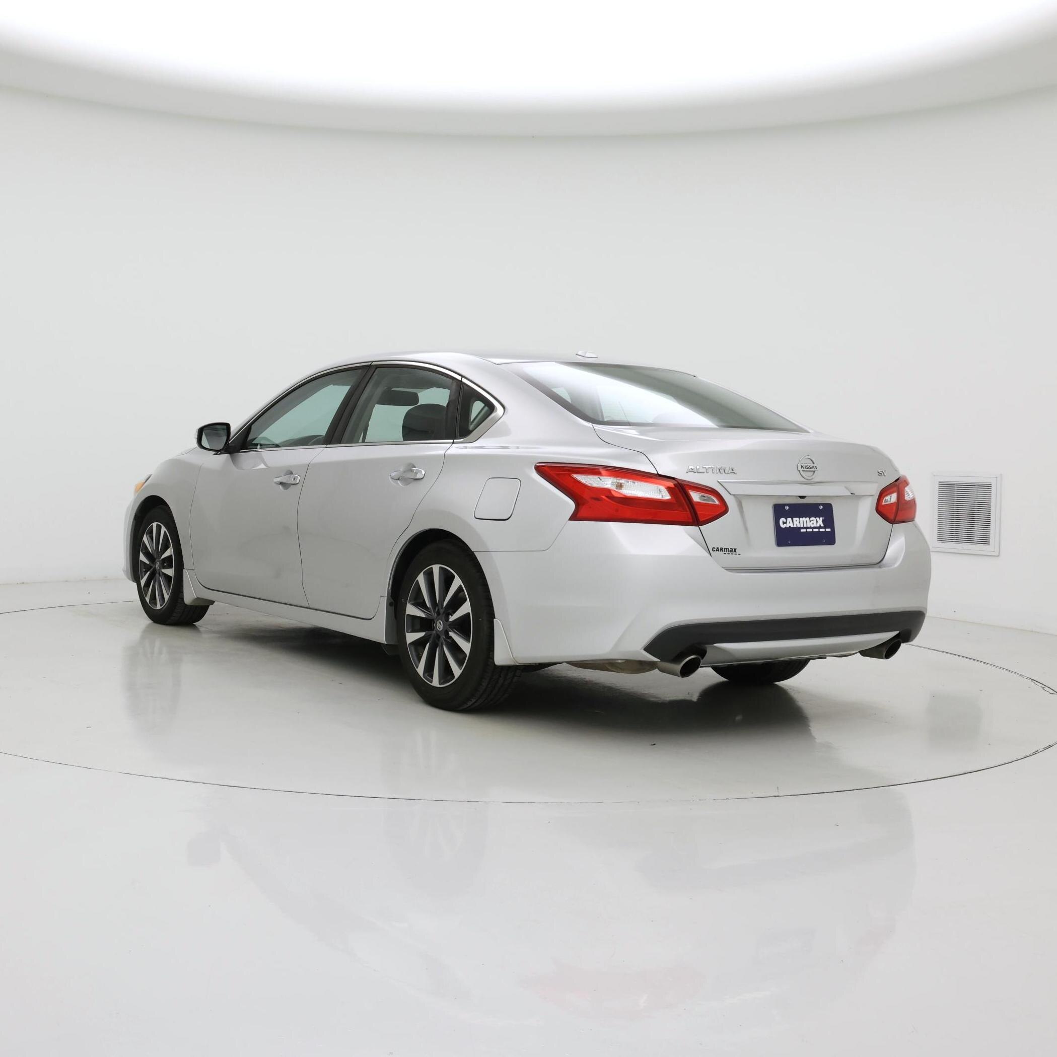Thumbnail: 2016 Nissan Altima - 2