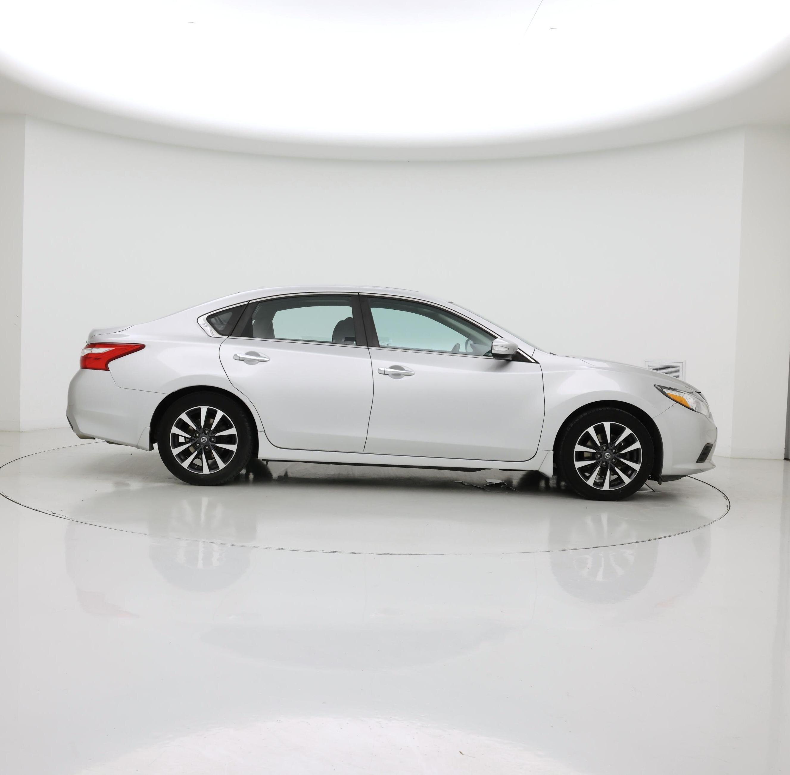 Thumbnail: 2016 Nissan Altima - 7