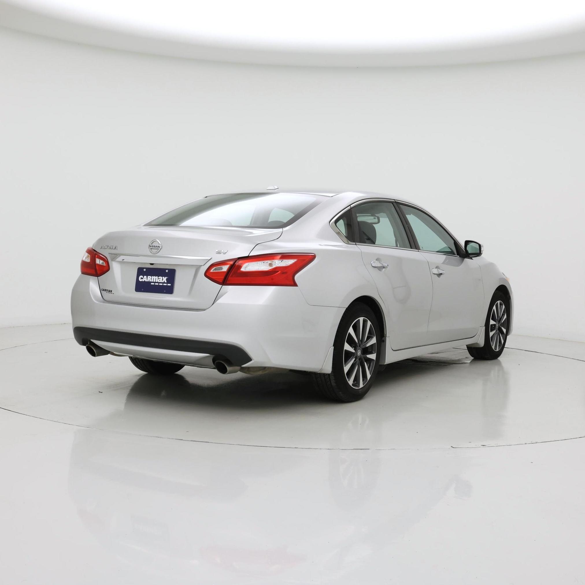 Thumbnail: 2016 Nissan Altima - 8