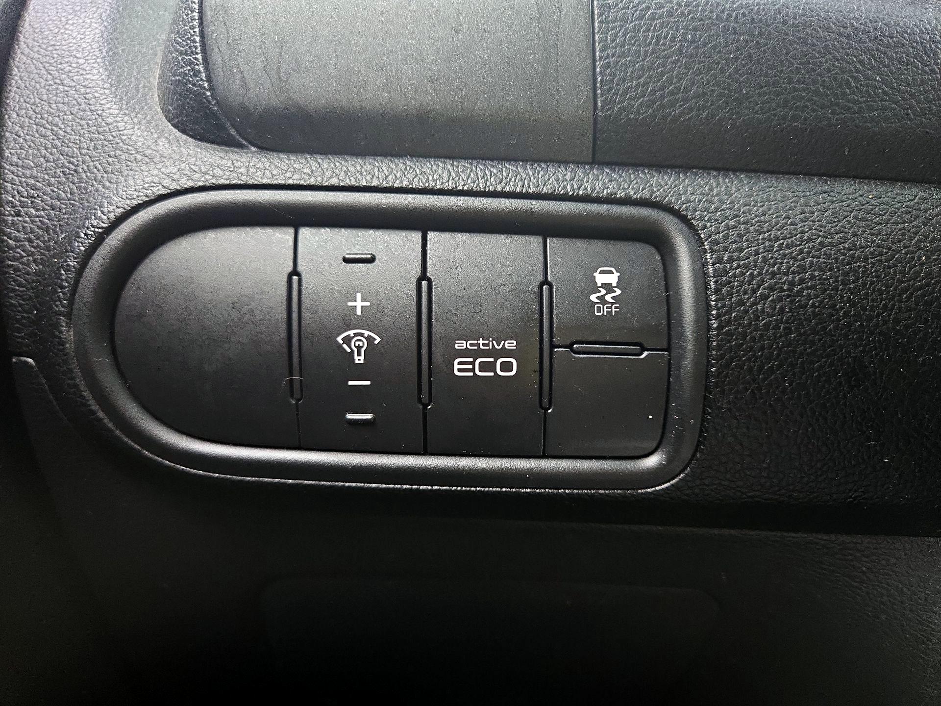 Thumbnail: 2016 Kia Forte - 13
