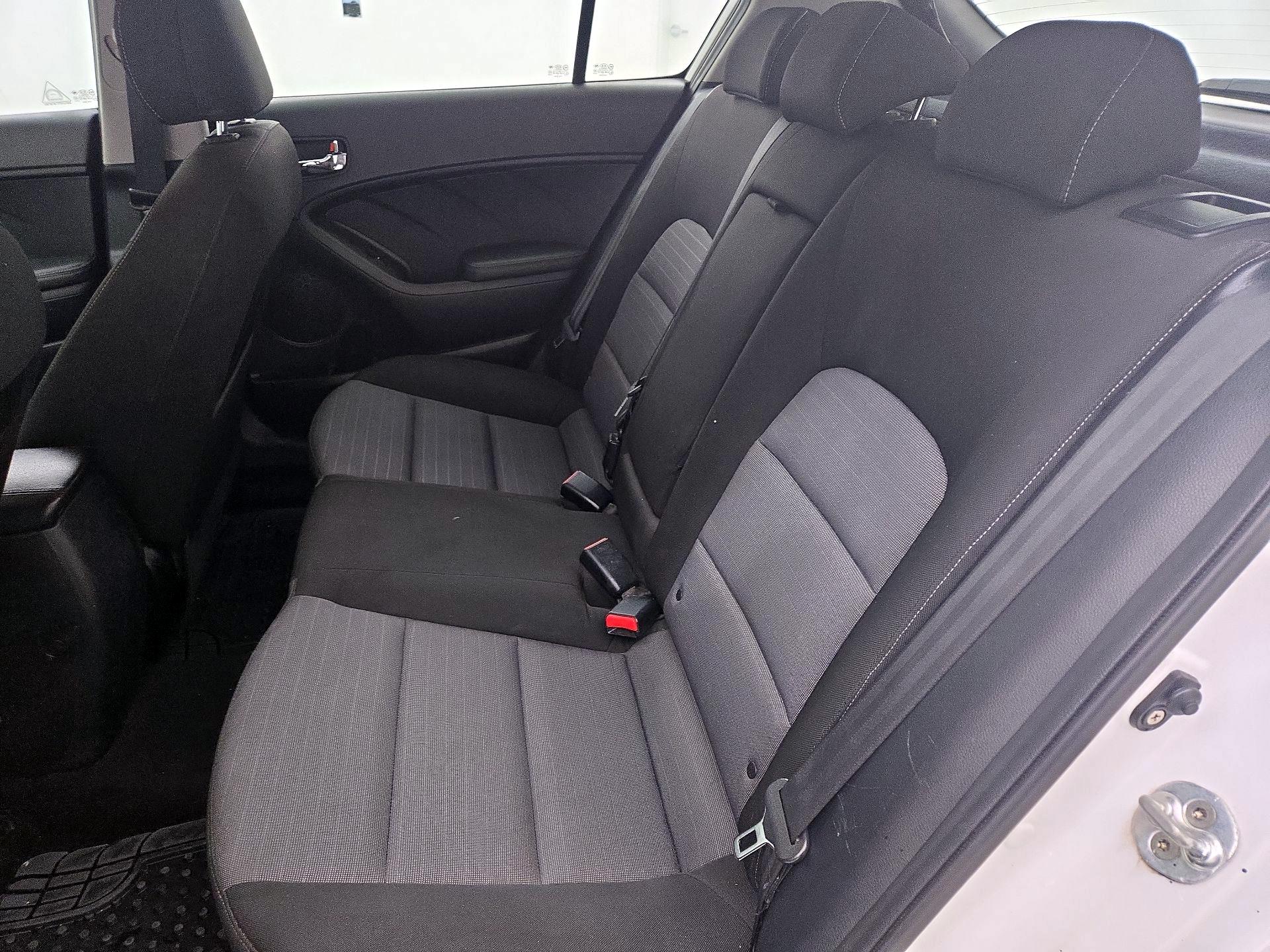 Thumbnail: 2016 Kia Forte - 18