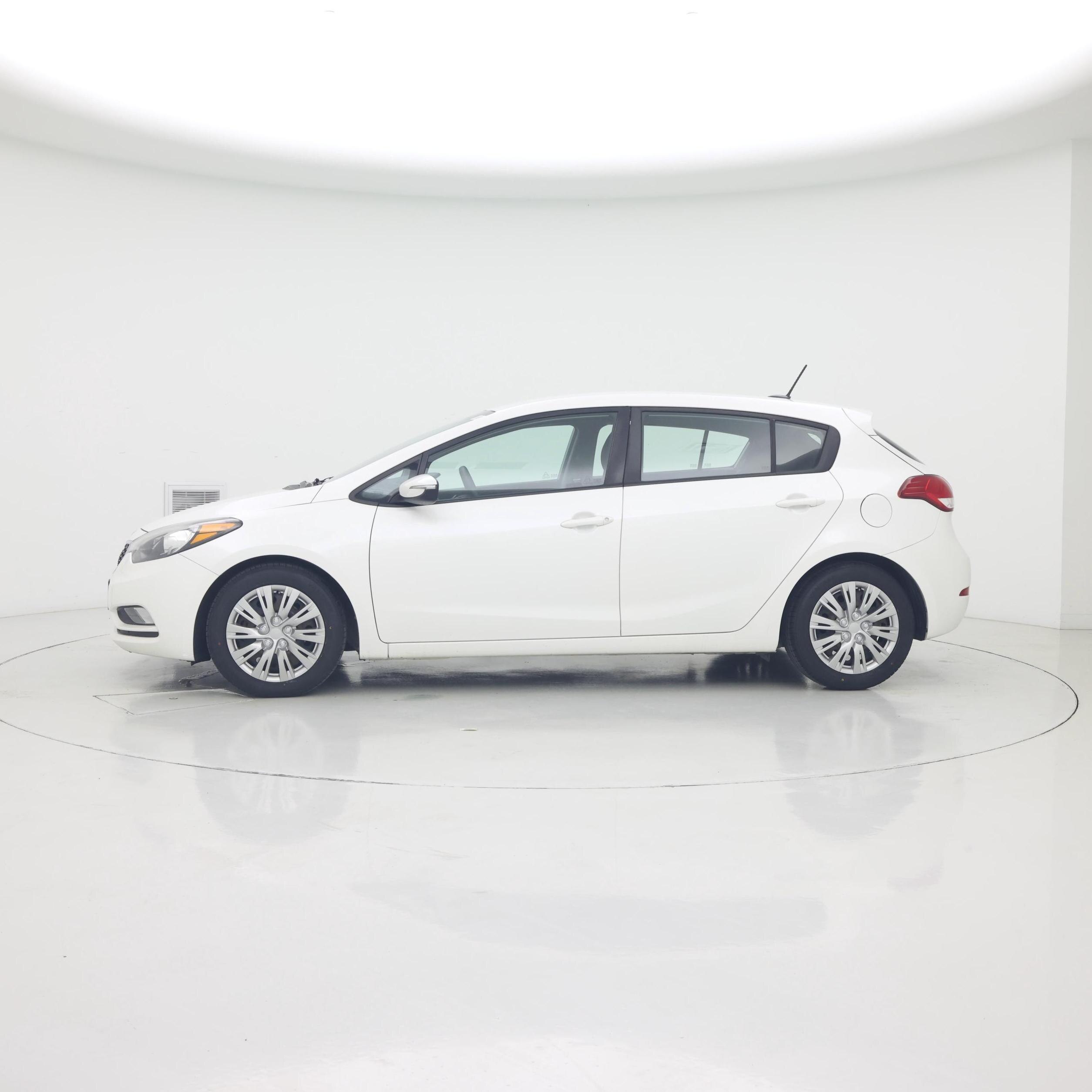 Thumbnail: 2016 Kia Forte - 3