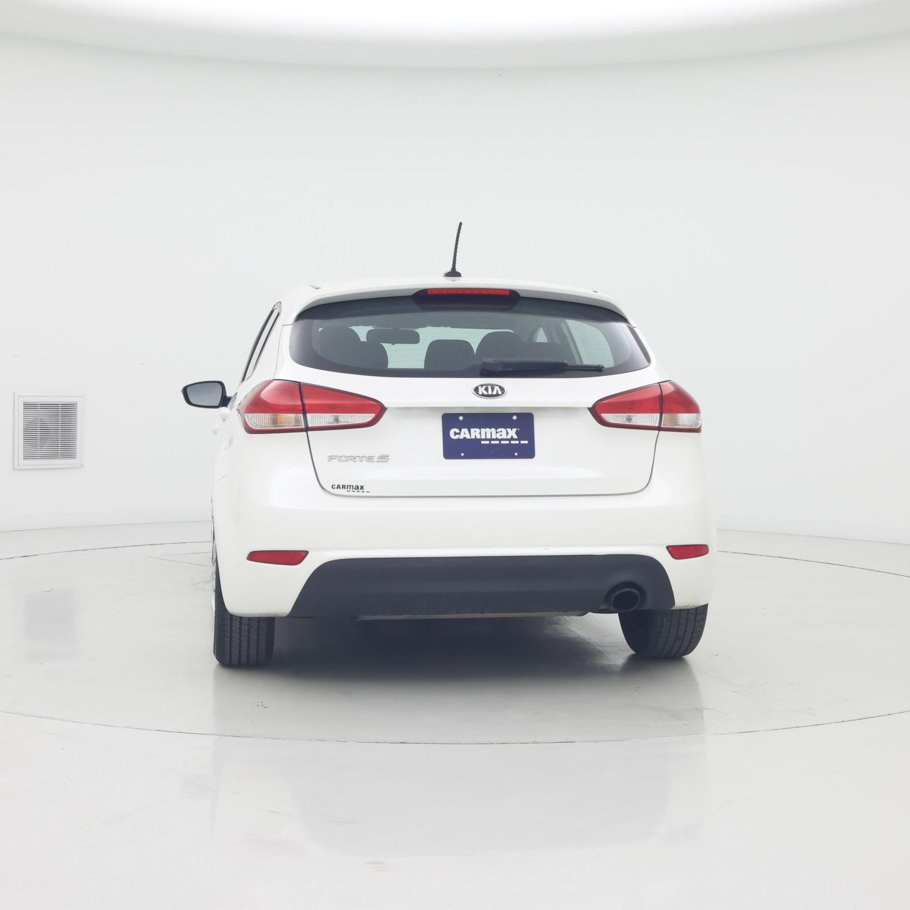 Thumbnail: 2016 Kia Forte - 6