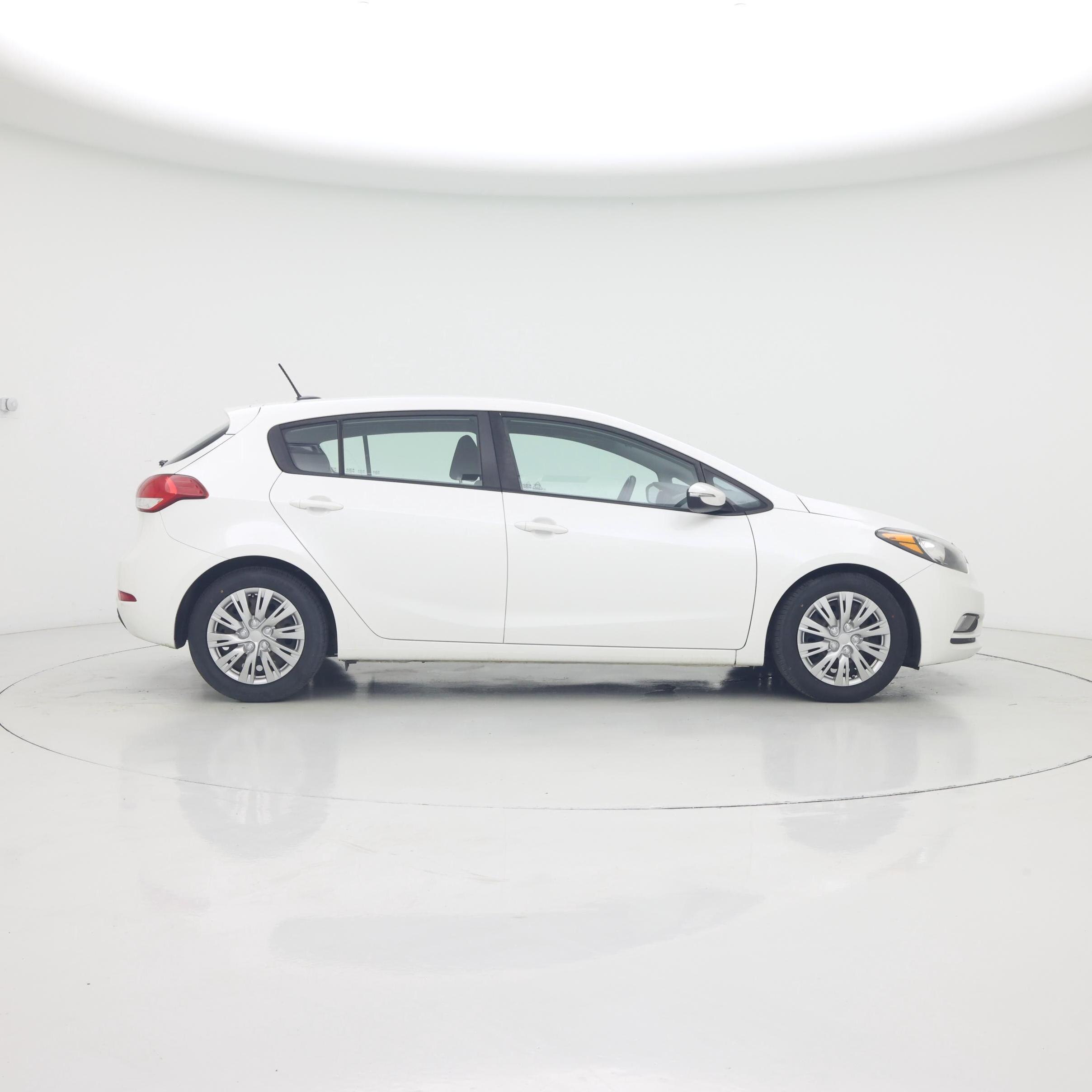 Thumbnail: 2016 Kia Forte - 7