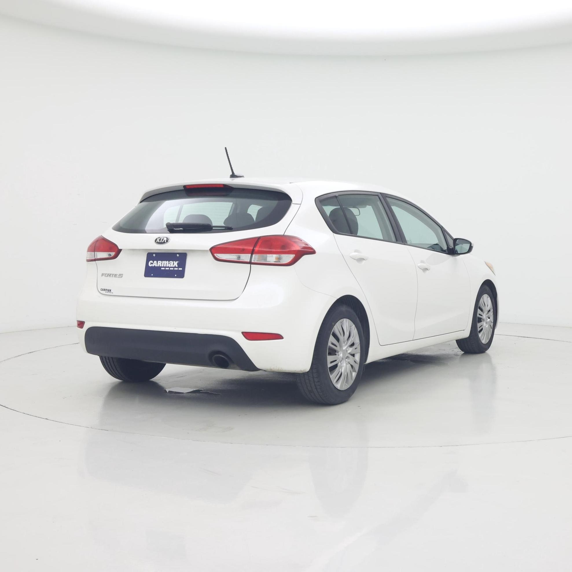 Thumbnail: 2016 Kia Forte - 8