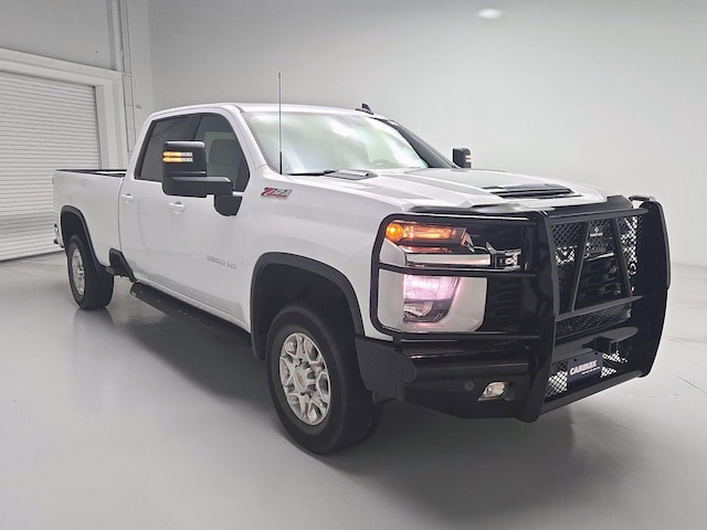 White 2021 Chevrolet Silverado 3500HD LT Crew Cab 4WD Pickup Truck Four-Wheel Drive Automatic