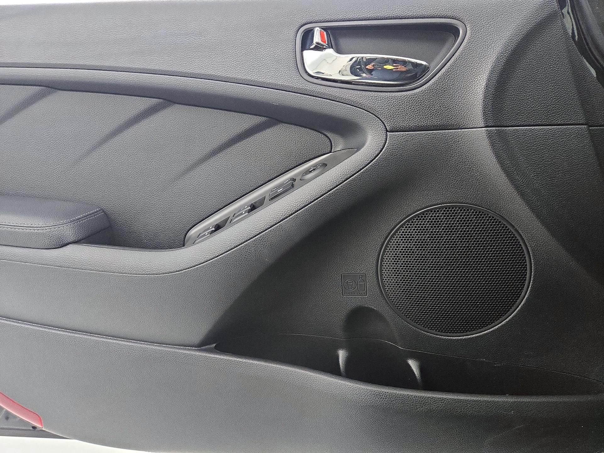 Thumbnail: 2017 Kia Forte - 12