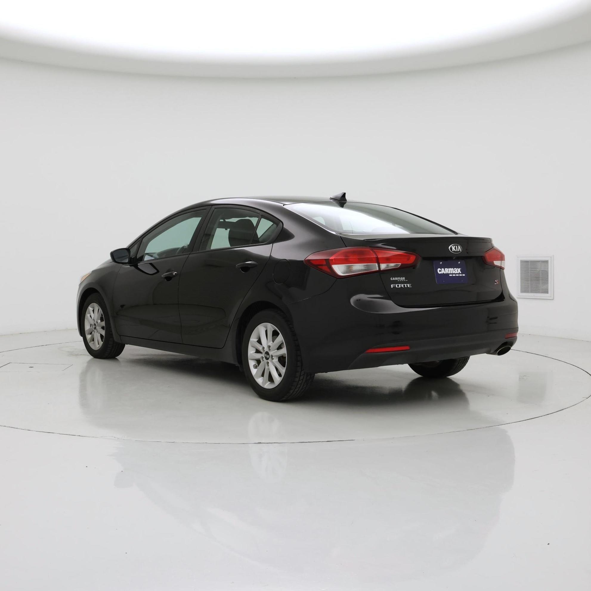 Thumbnail: 2017 Kia Forte - 2