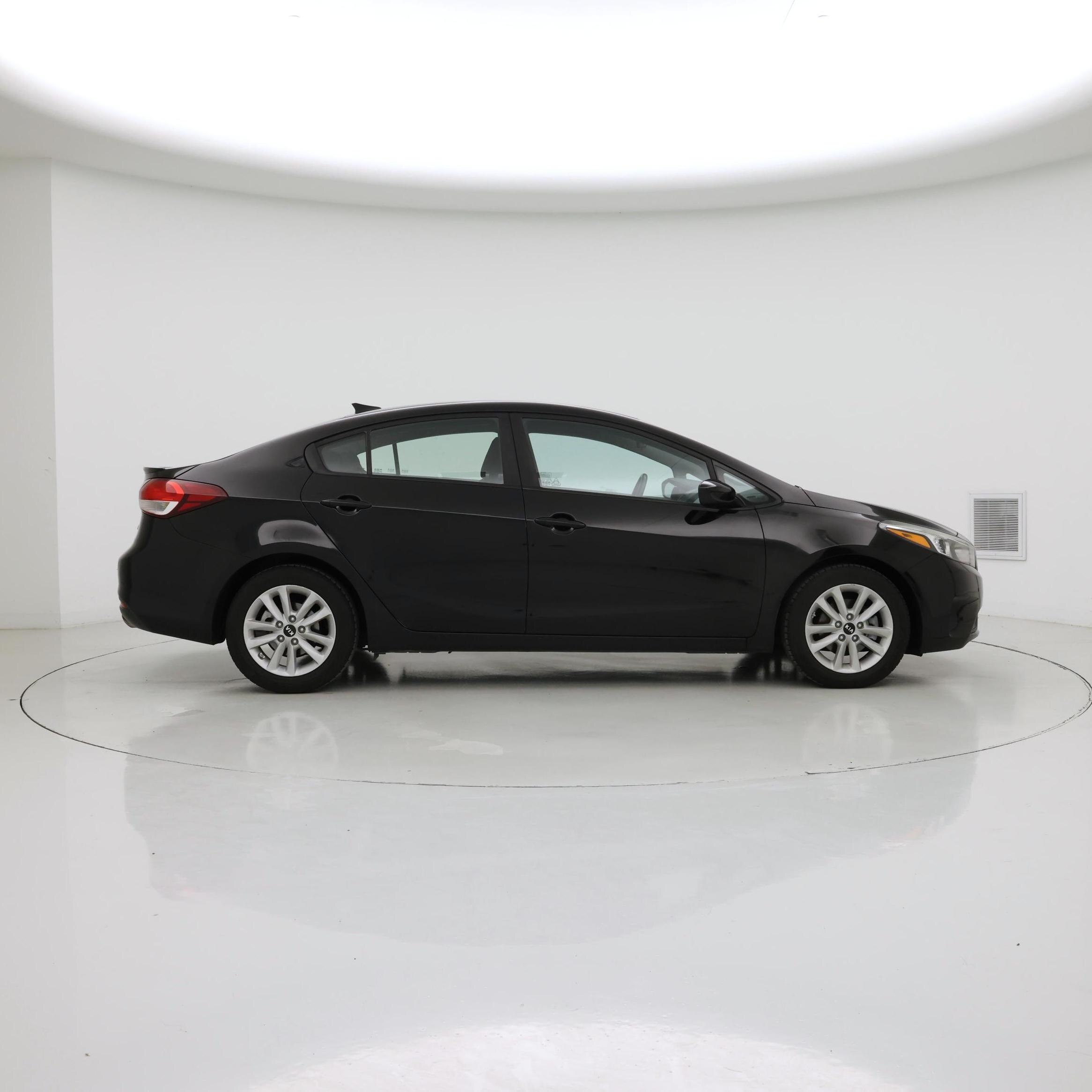 Thumbnail: 2017 Kia Forte - 7