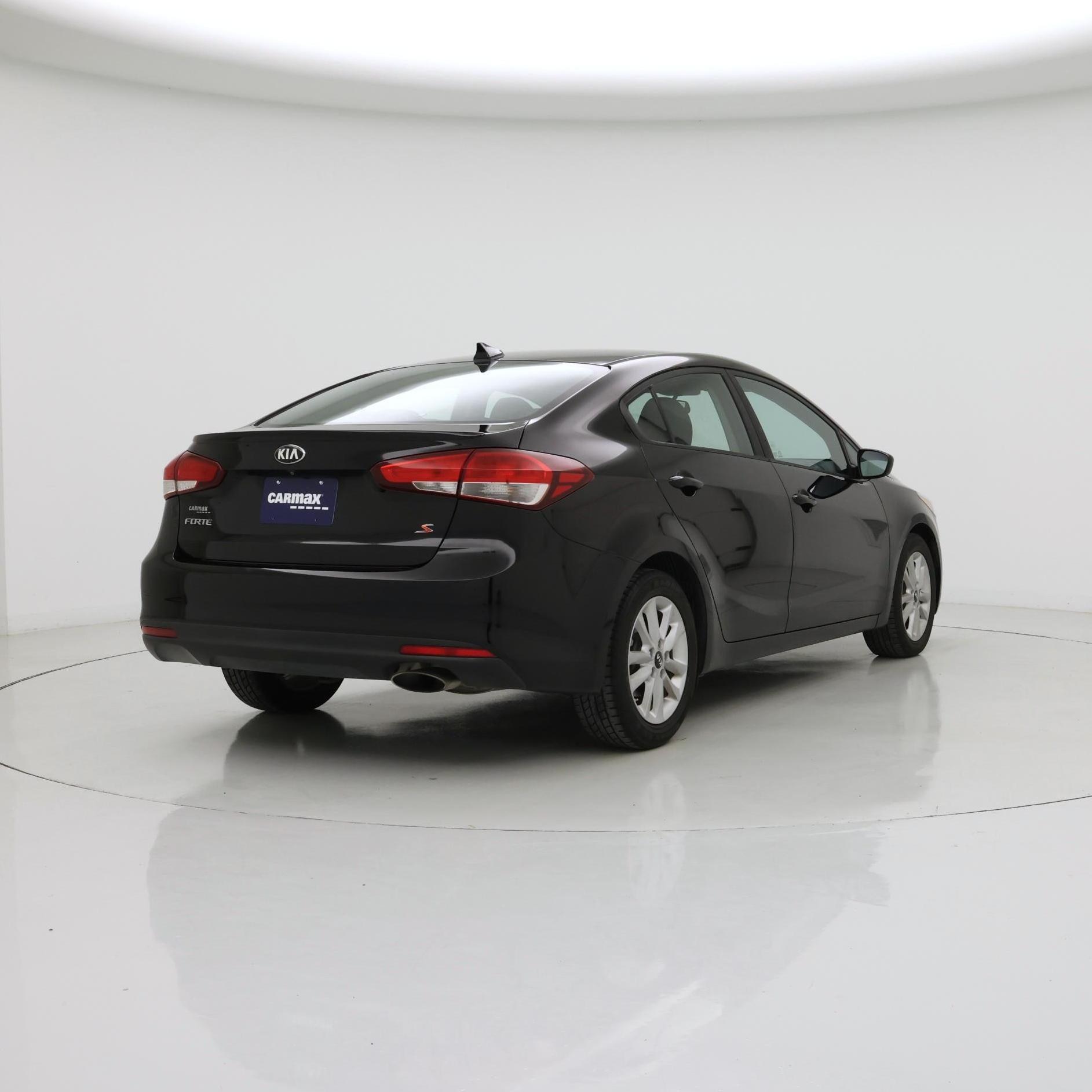 Thumbnail: 2017 Kia Forte - 8