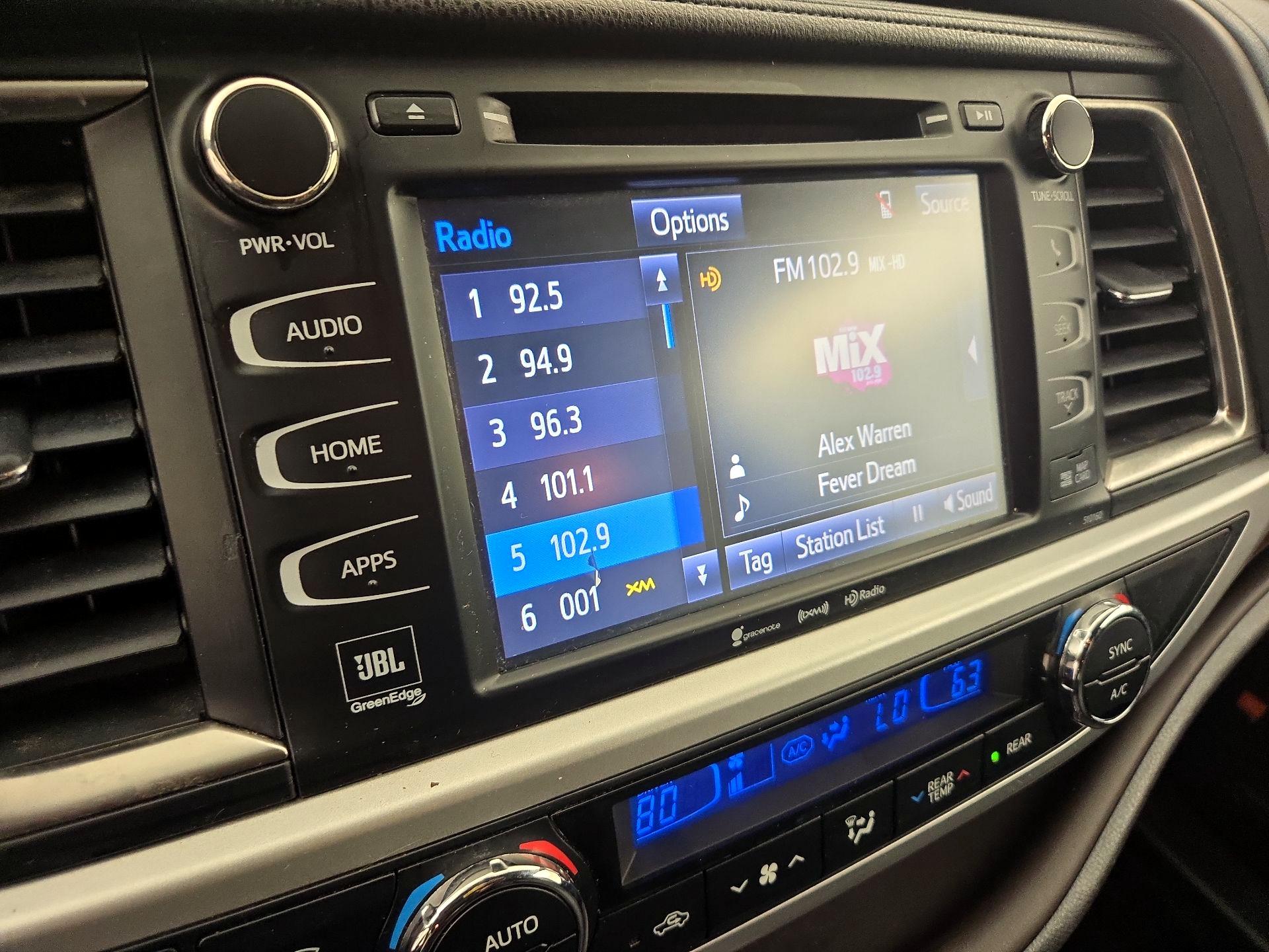 Thumbnail: 2016 Toyota Highlander - 15