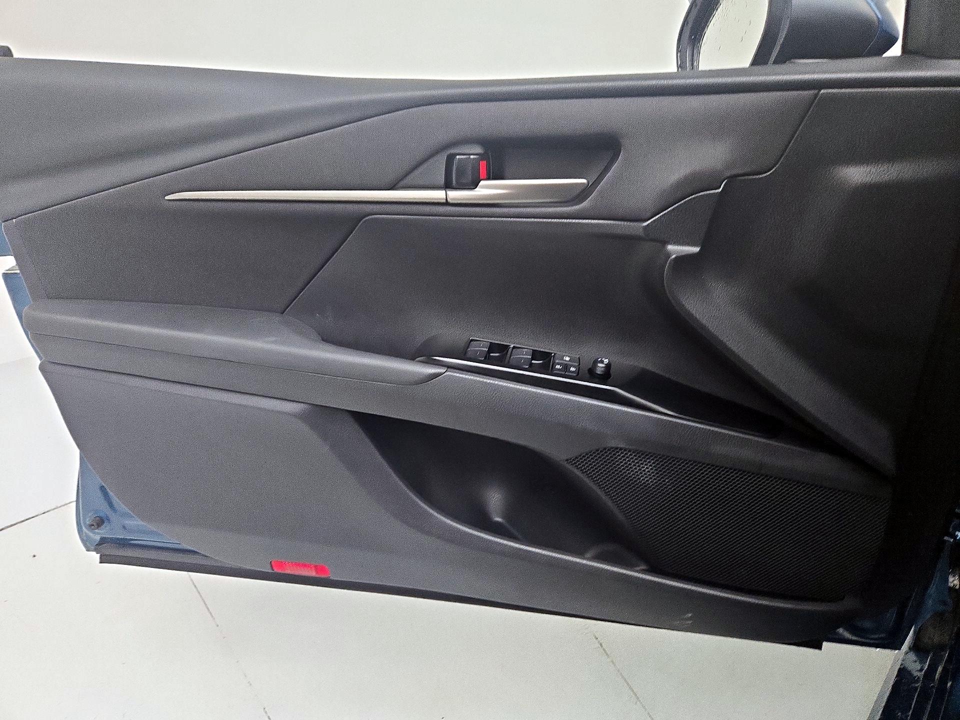 Thumbnail: 2026 Toyota Camry - 12