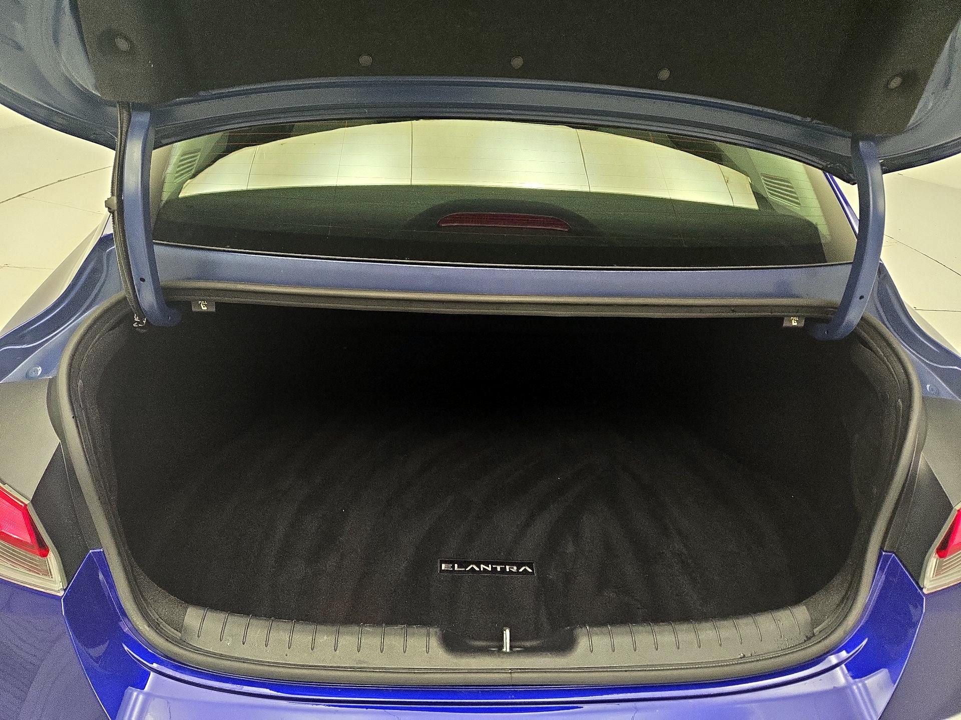 Thumbnail: 2023 Hyundai Elantra - 20