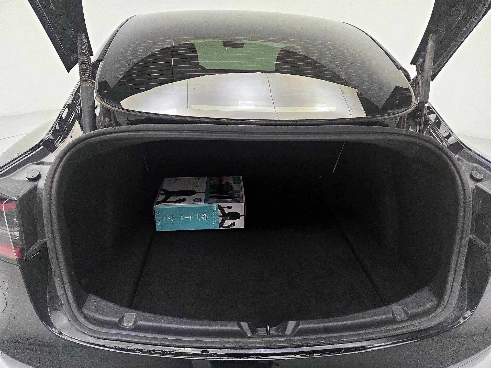 Thumbnail: 2022 Tesla Model 3 - 19