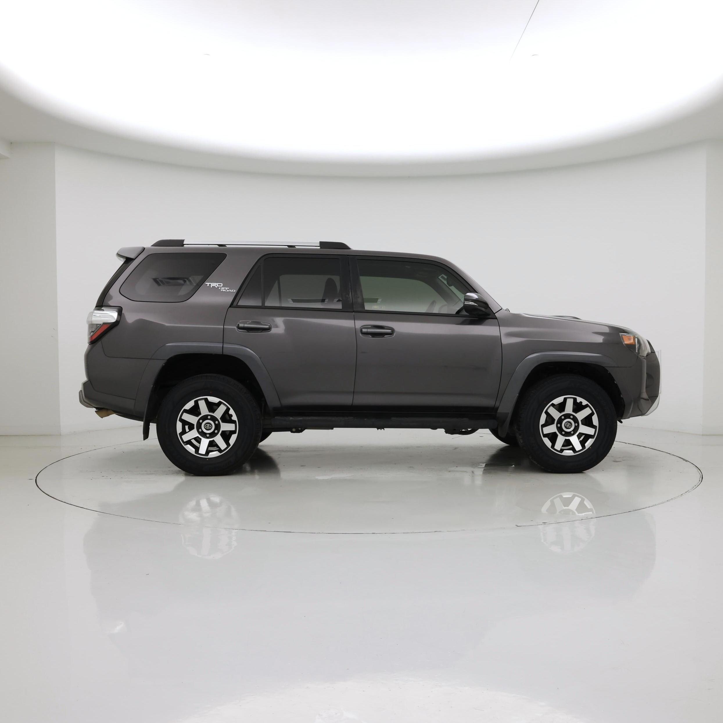 Thumbnail: 2017 Toyota 4Runner - 7