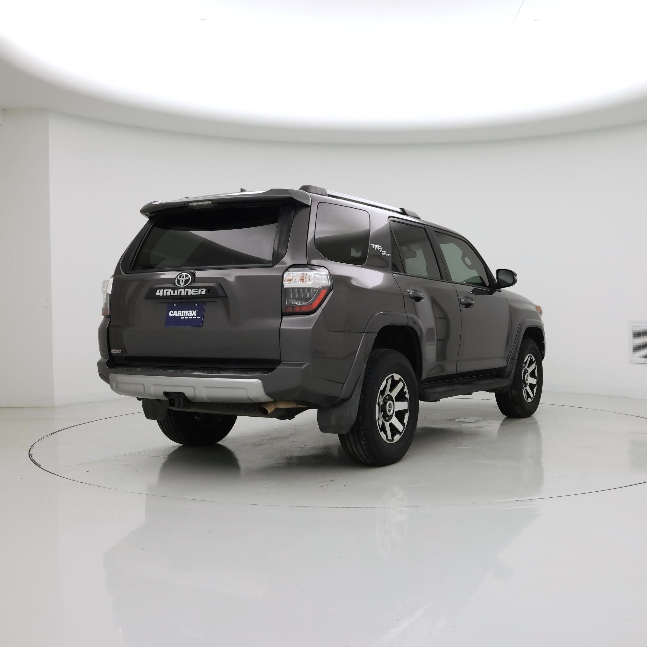 Thumbnail: 2017 Toyota 4Runner - 8