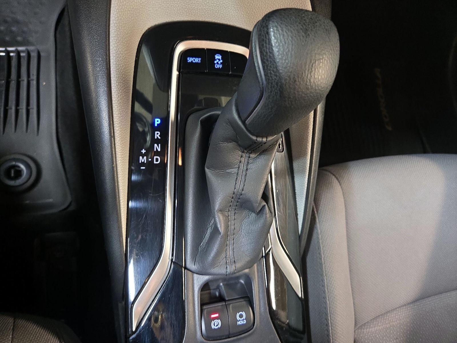 2021 Toyota Corolla SE - Photo 18