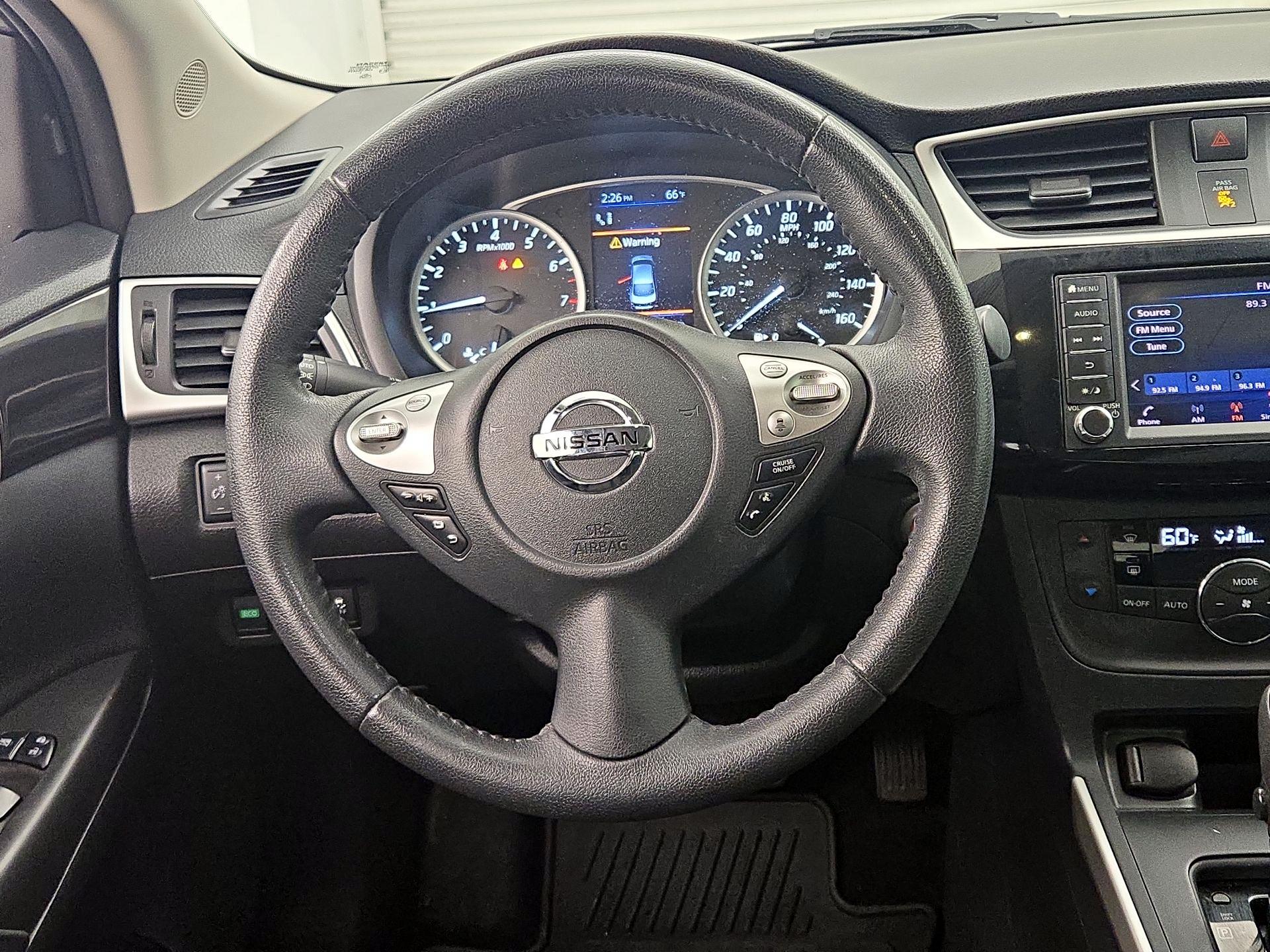 Thumbnail: 2019 Nissan Sentra - 10