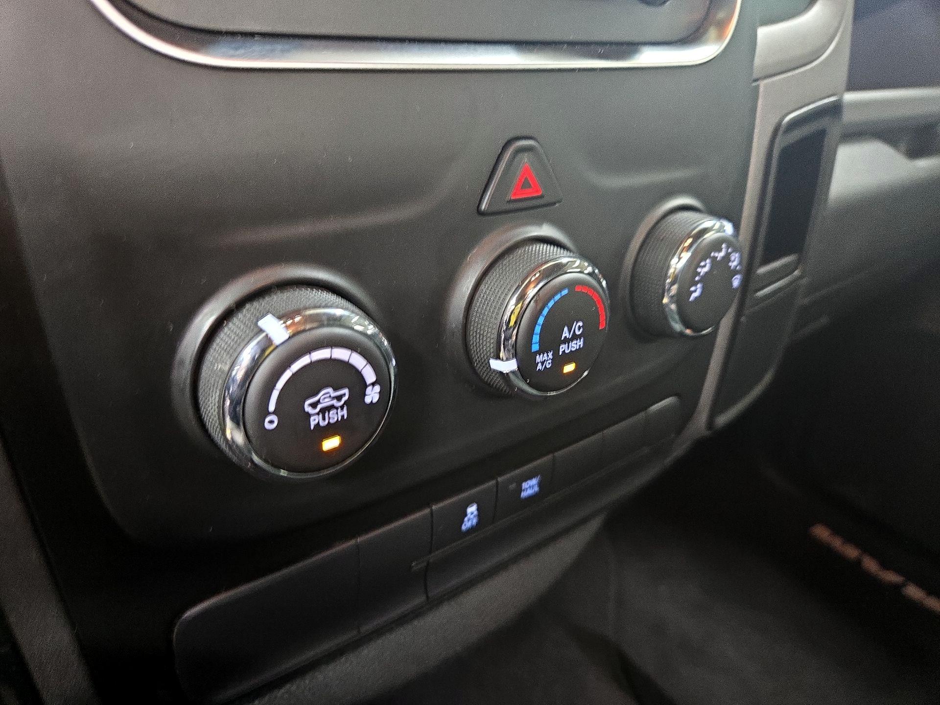 Thumbnail: 2019 RAM 1500 Classic - 16