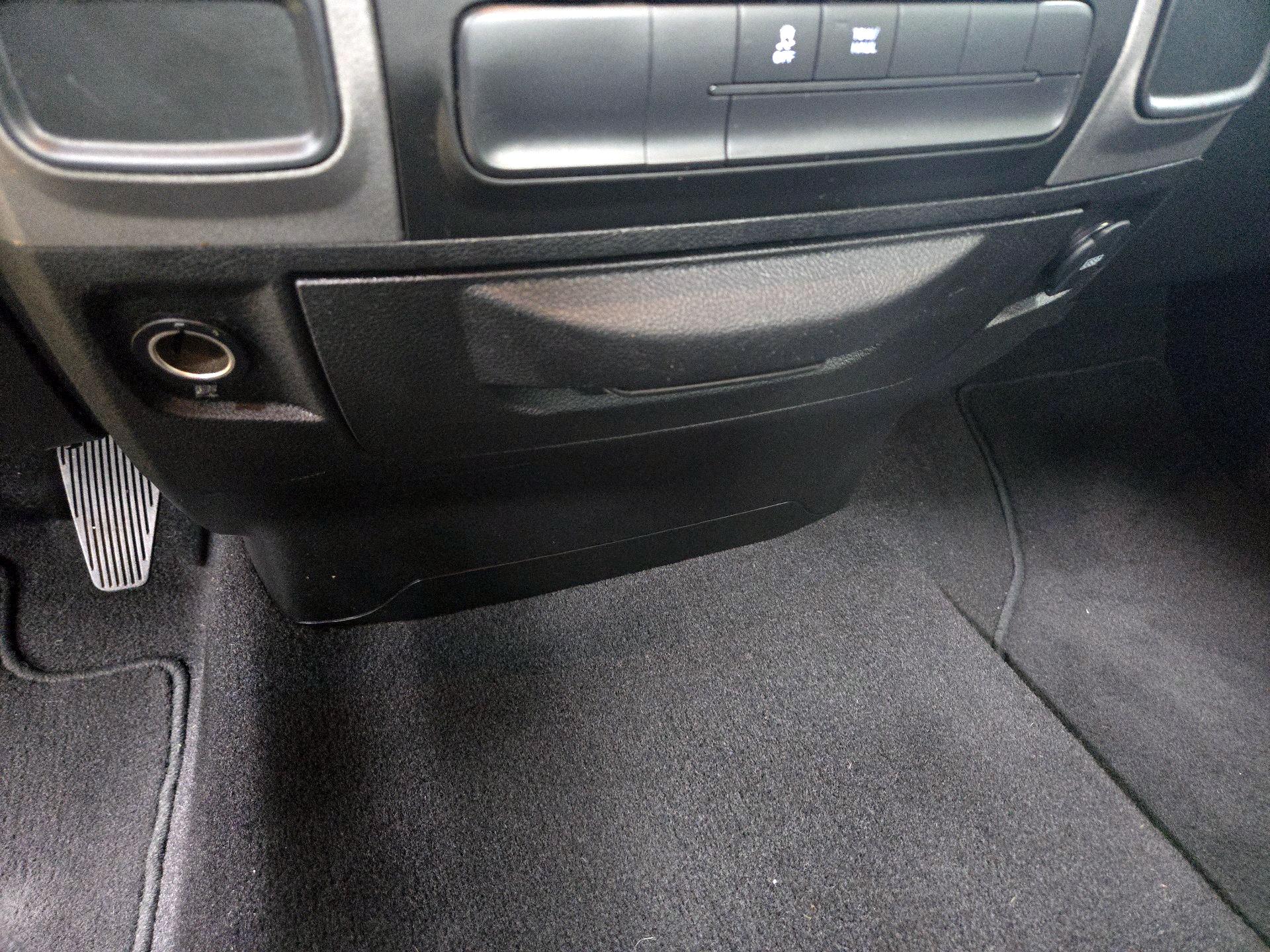 Thumbnail: 2019 RAM 1500 Classic - 18
