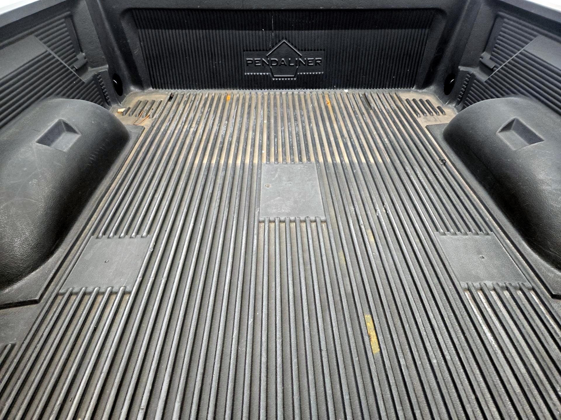 Thumbnail: 2019 RAM 1500 Classic - 19