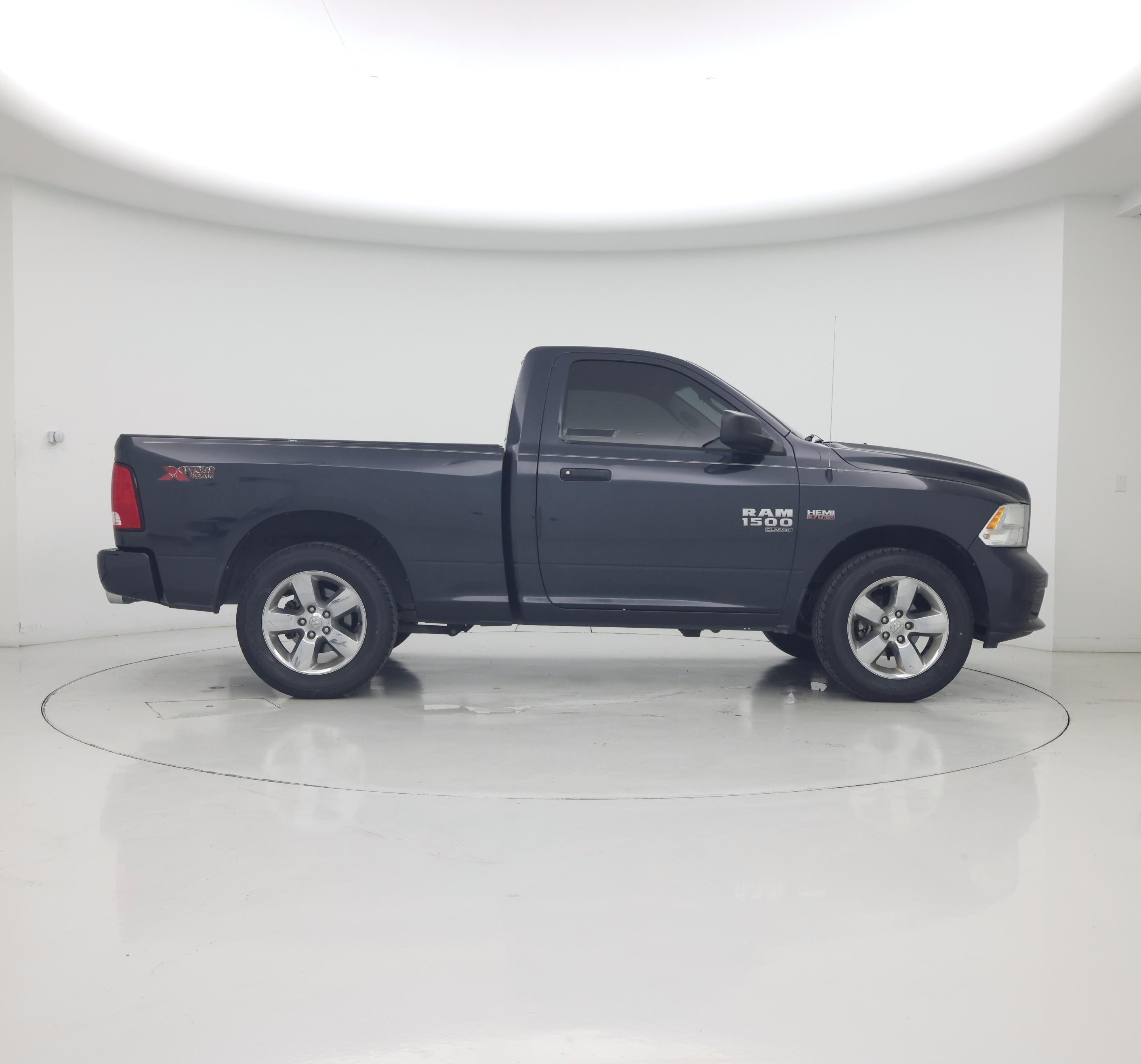 Thumbnail: 2019 RAM 1500 Classic - 7