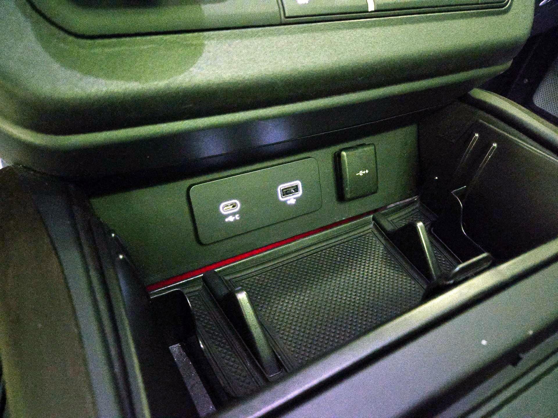 Thumbnail: 2024 Land Rover Defender - 19