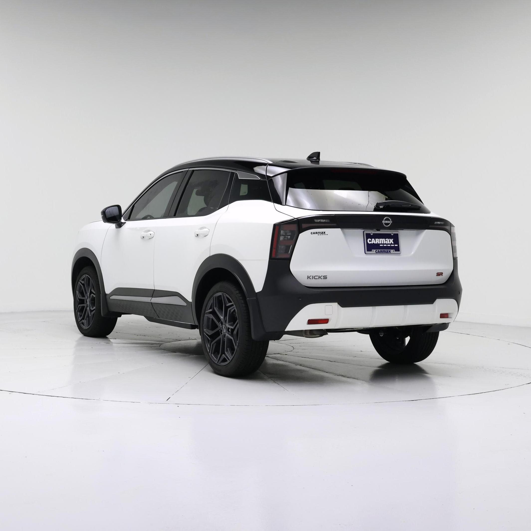 Thumbnail: 2026 Nissan Kicks - 2