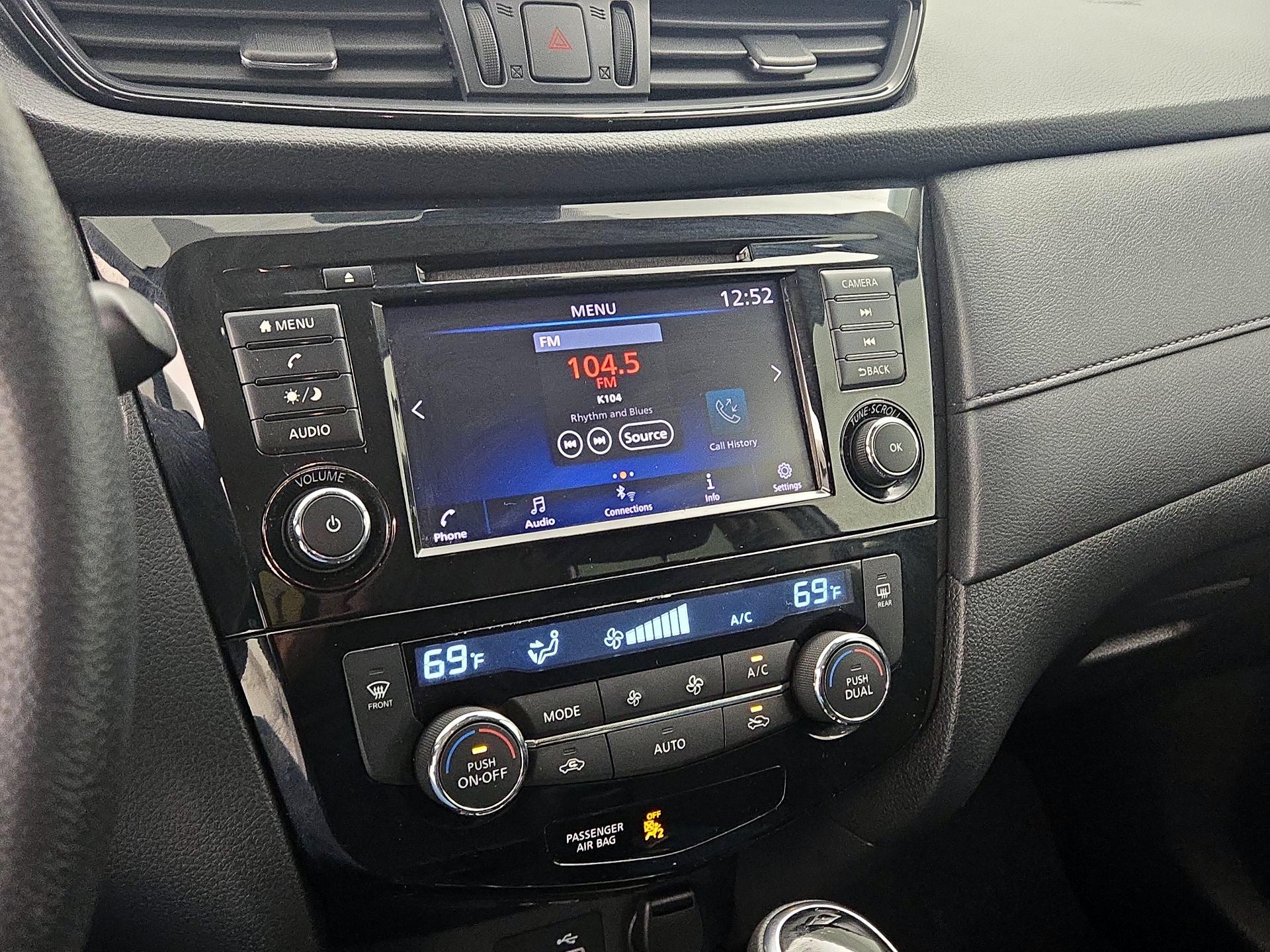 Thumbnail: 2019 Nissan Rogue - 15