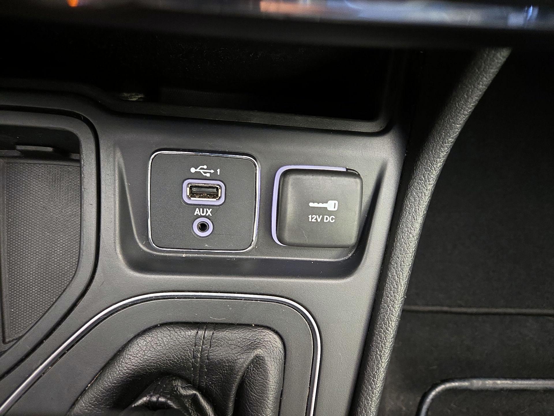Thumbnail: 2019 Jeep Cherokee - 18