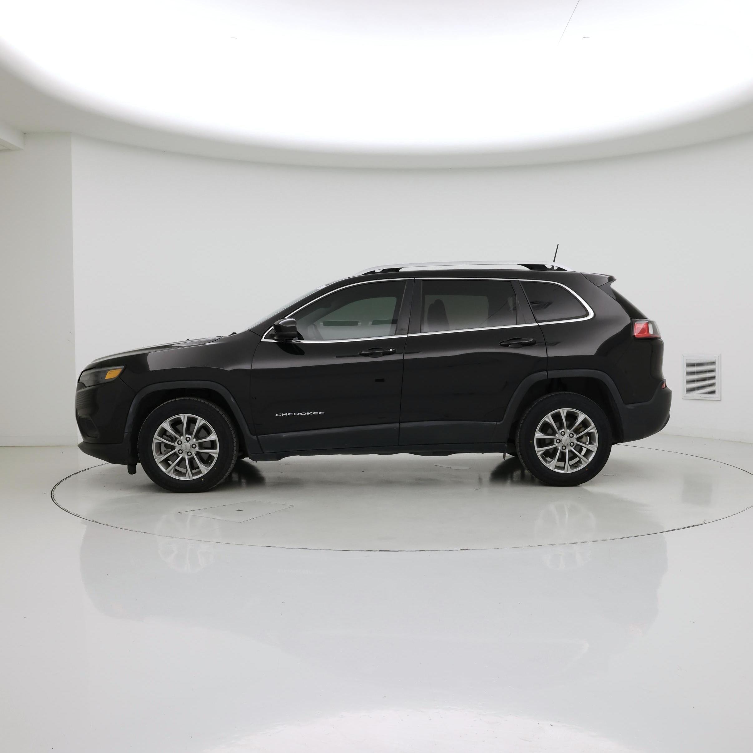 Thumbnail: 2019 Jeep Cherokee - 3