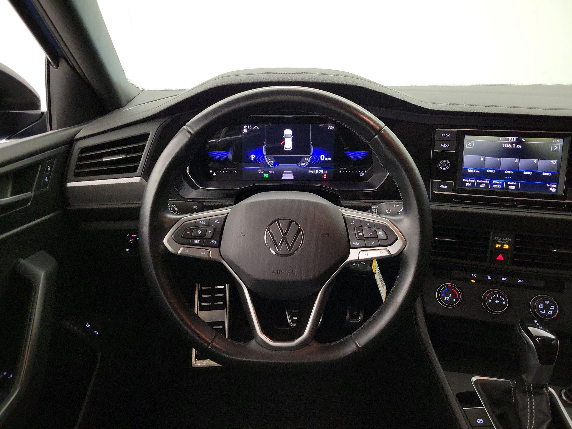 Thumbnail: 2023 Volkswagen Jetta - 10
