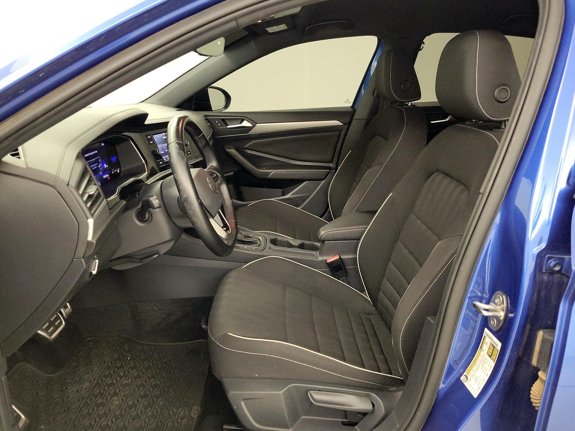Thumbnail: 2023 Volkswagen Jetta - 11