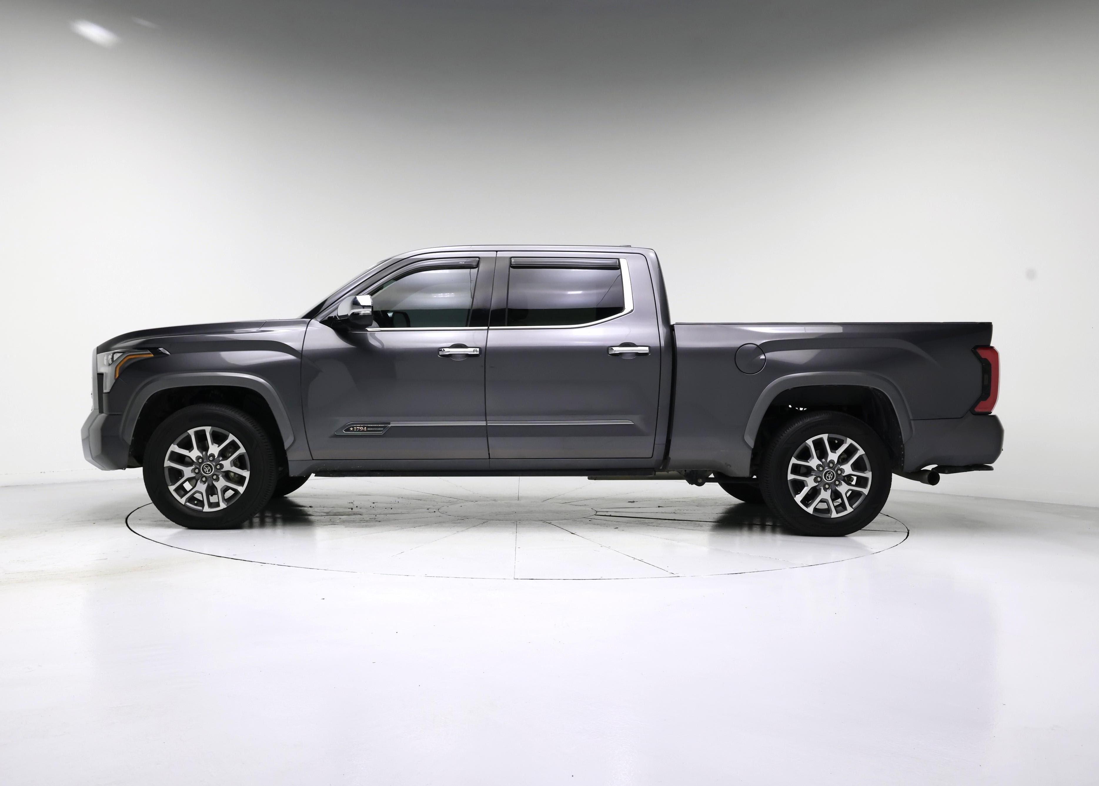 Thumbnail: 2022 Toyota Tundra - 3