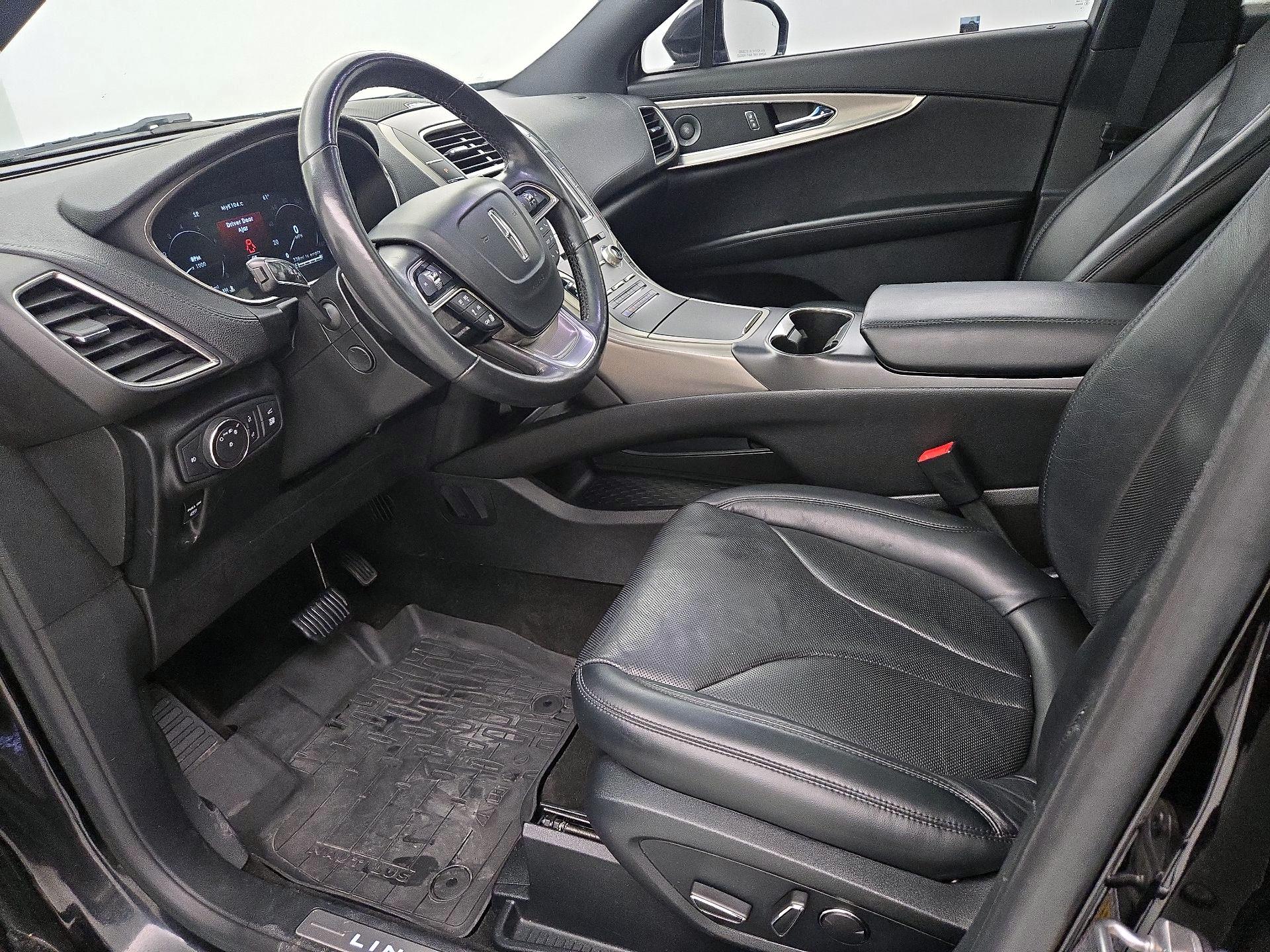 Thumbnail: 2019 Lincoln Nautilus - 11