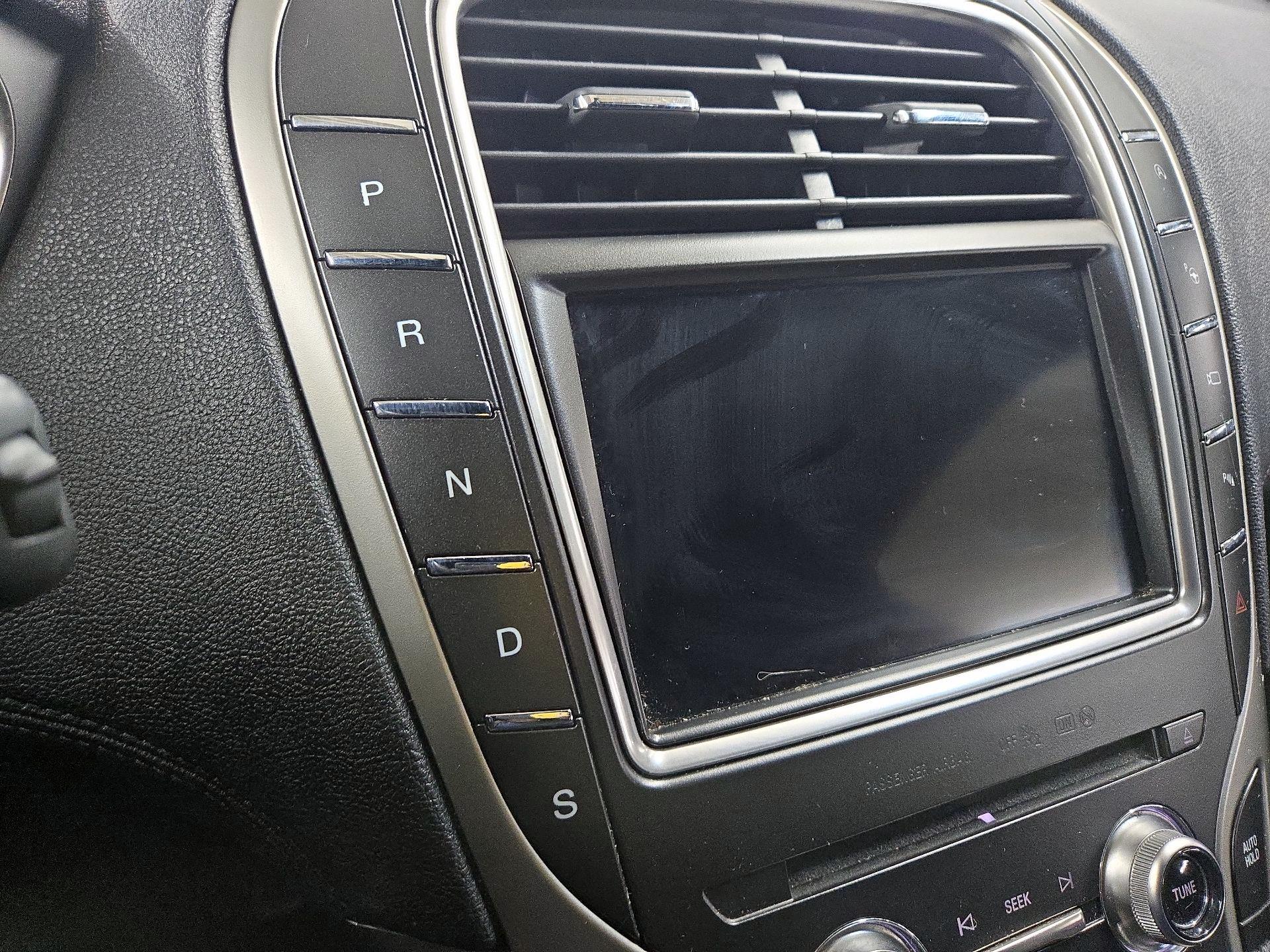 Thumbnail: 2019 Lincoln Nautilus - 17