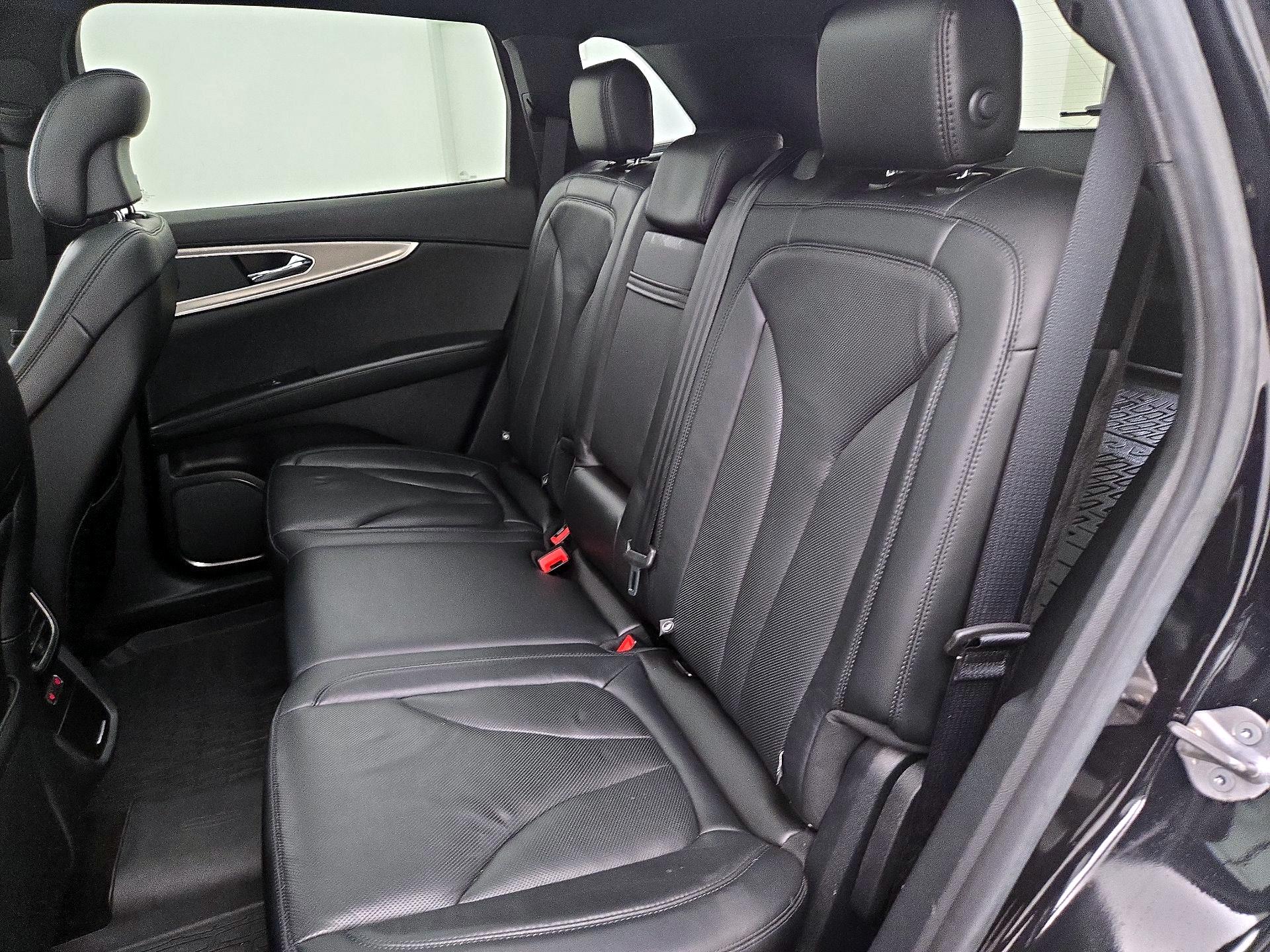 Thumbnail: 2019 Lincoln Nautilus - 20