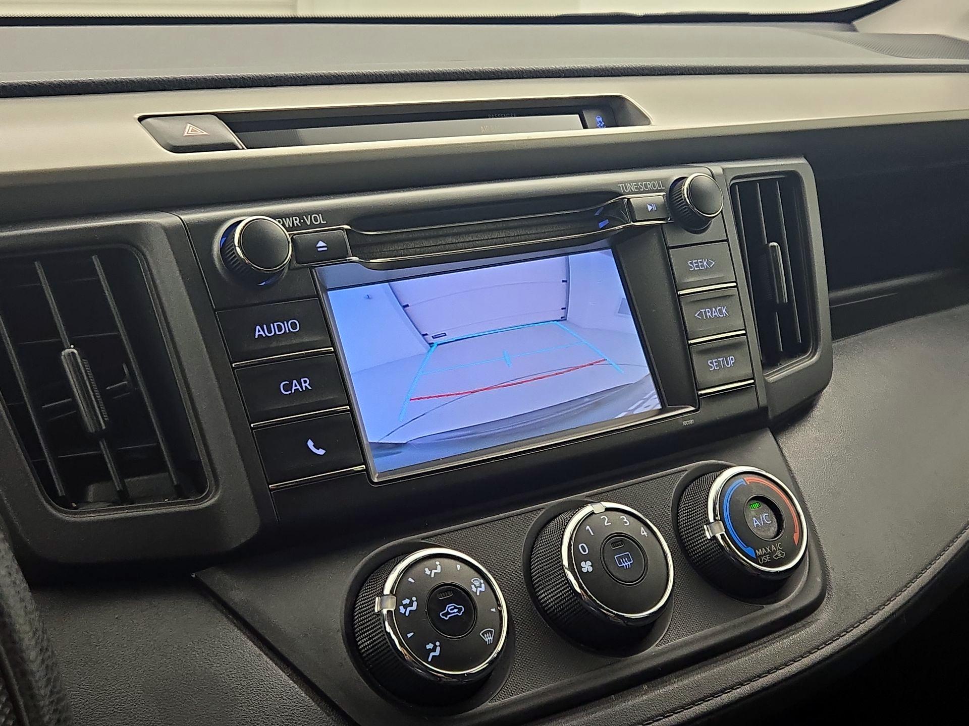 Thumbnail: 2016 Toyota RAV4 - 14