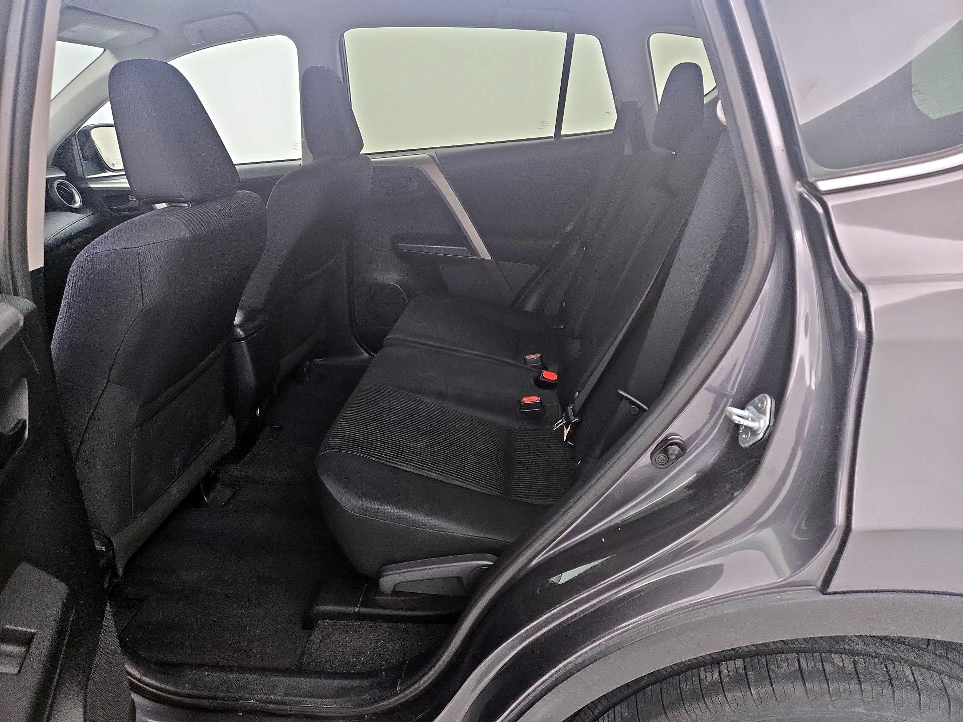 Thumbnail: 2016 Toyota RAV4 - 19