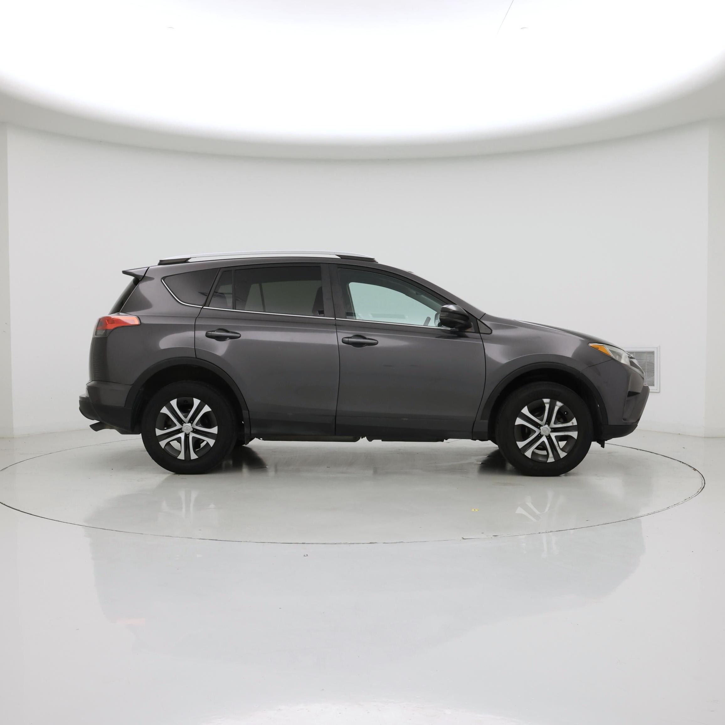 Thumbnail: 2016 Toyota RAV4 - 7