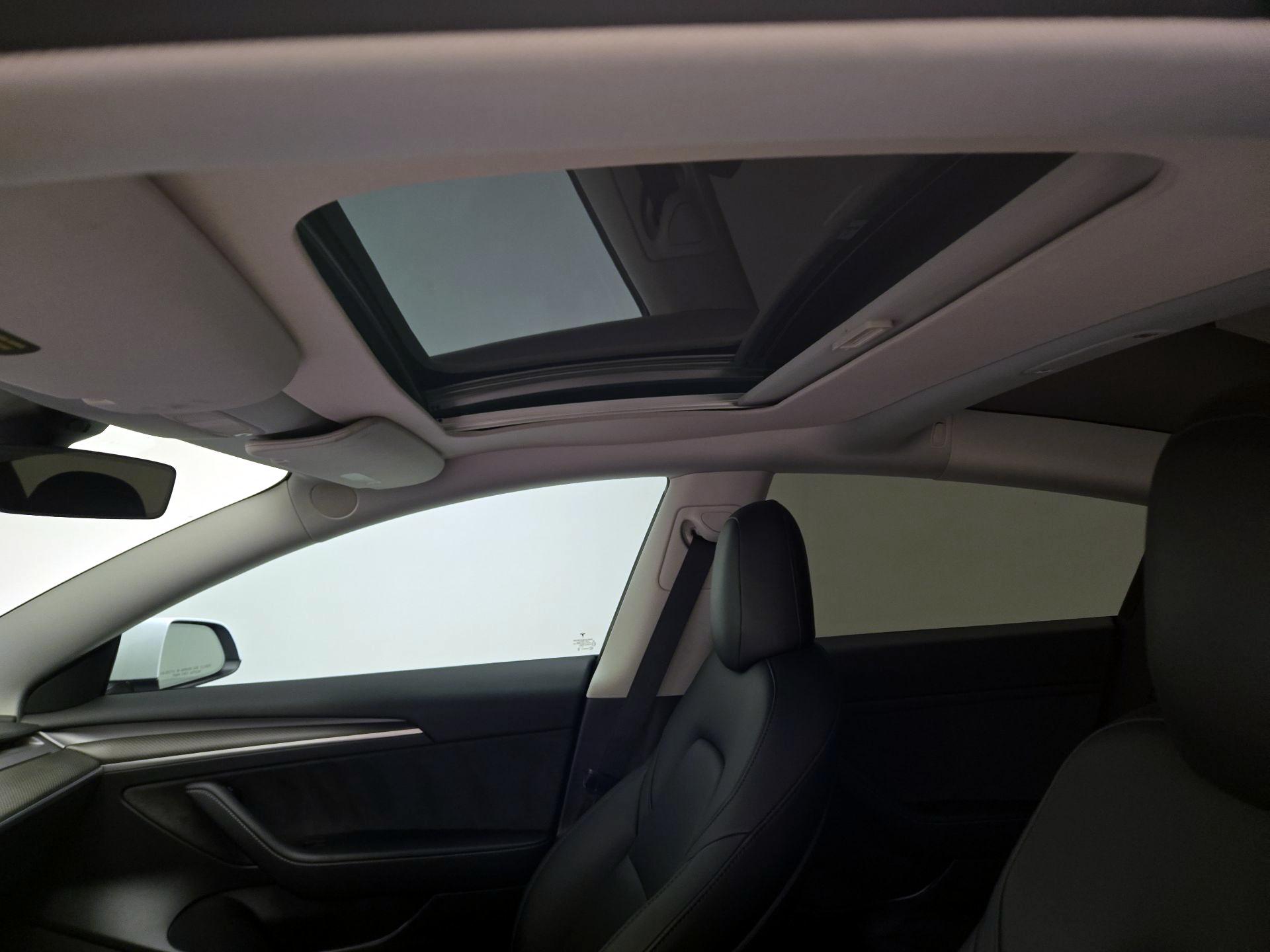 Thumbnail: 2023 Tesla Model 3 - 18