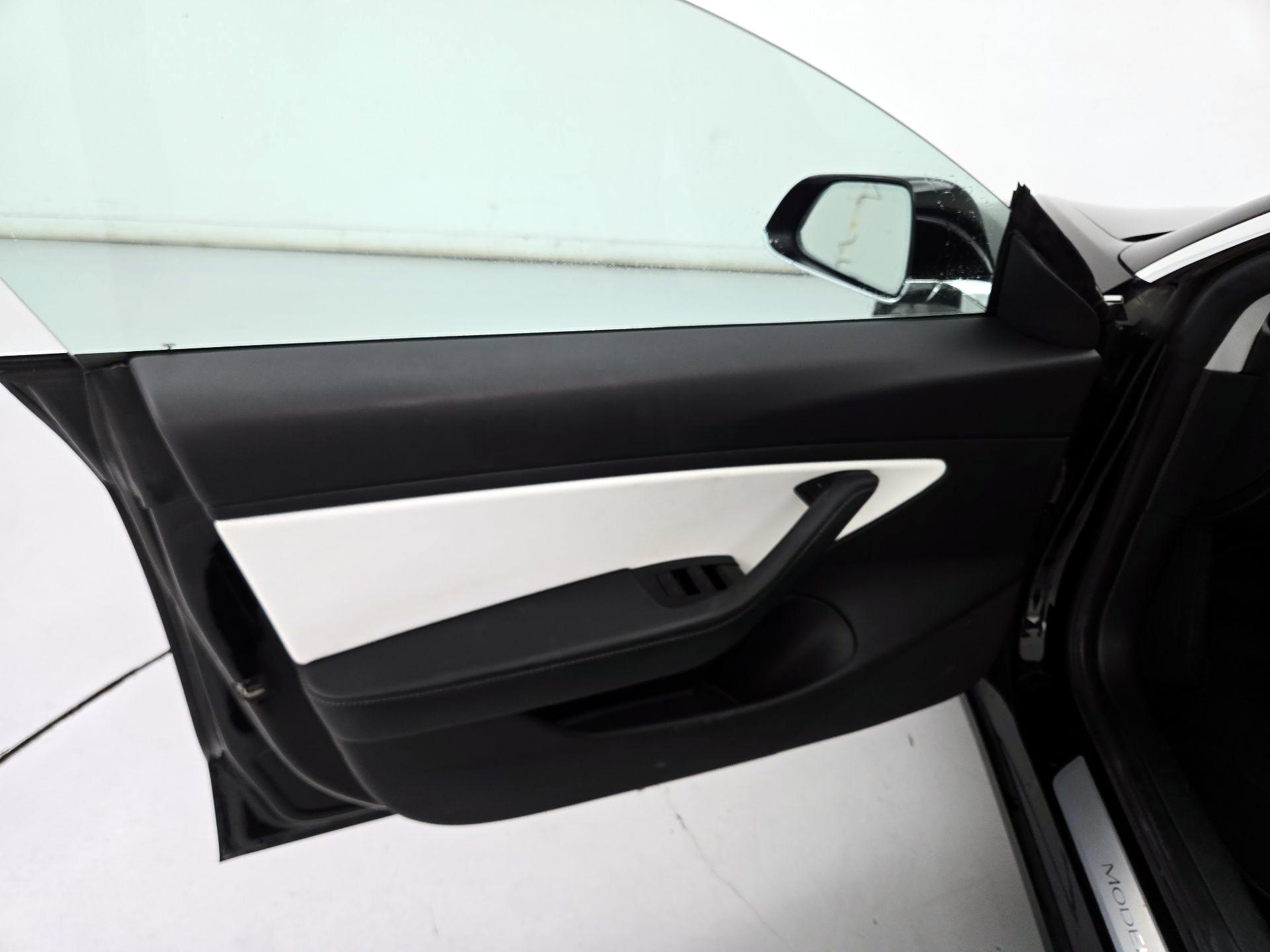 Thumbnail: 2019 Tesla Model 3 - 12