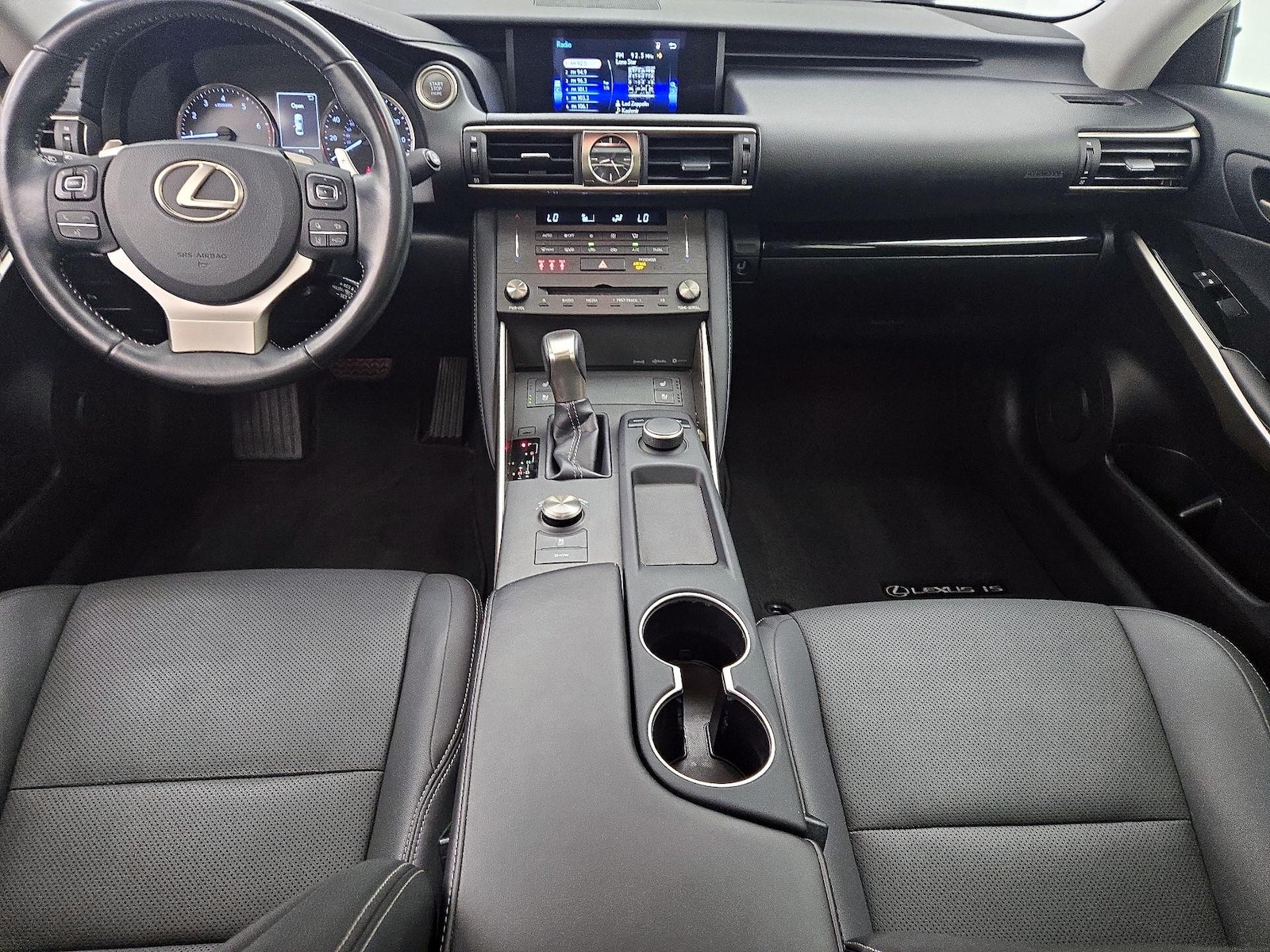 2020 Lexus IS 300 - Photo 10