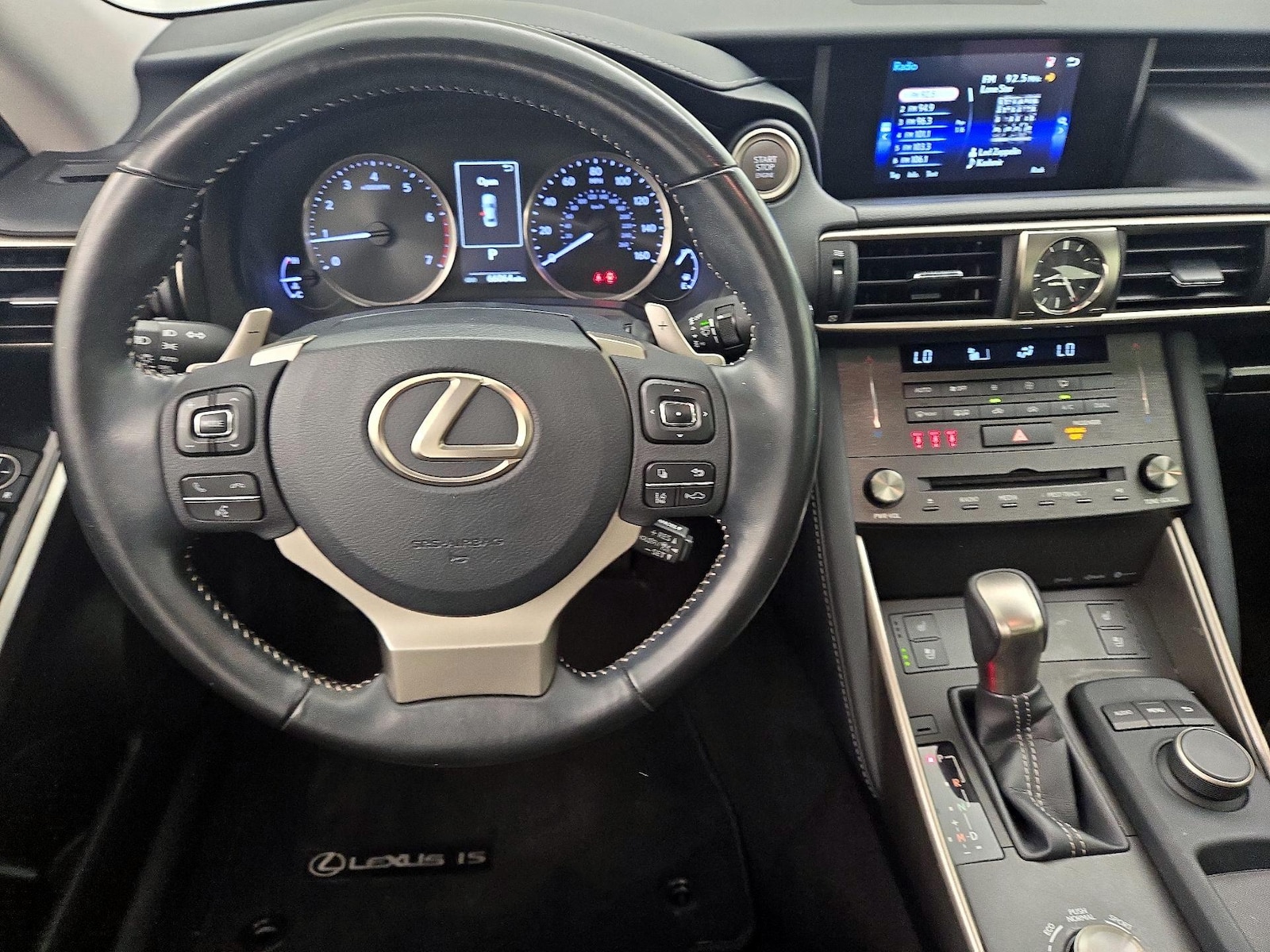 2020 Lexus IS 300 - Photo 11