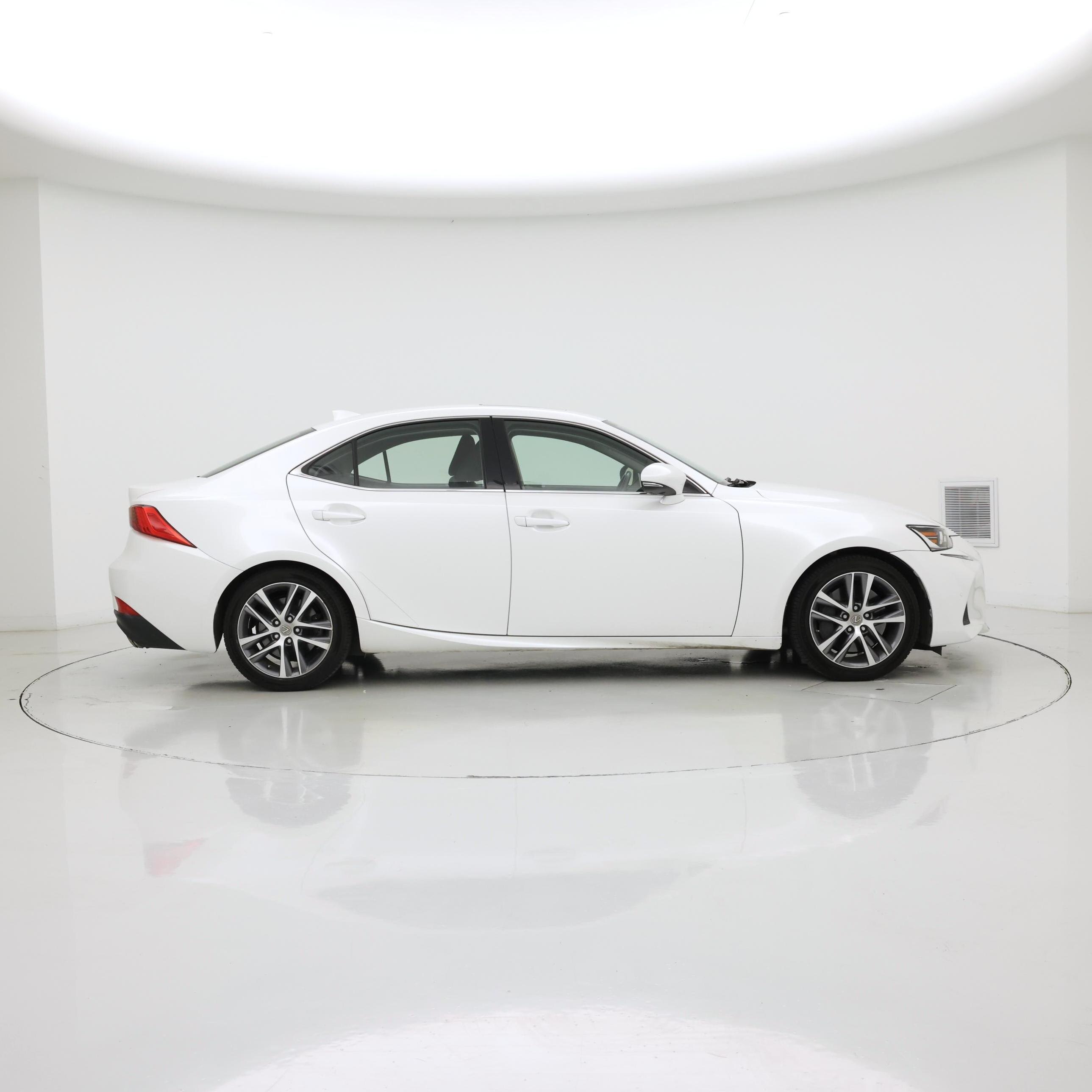 Thumbnail: 2020 Lexus IS - 7