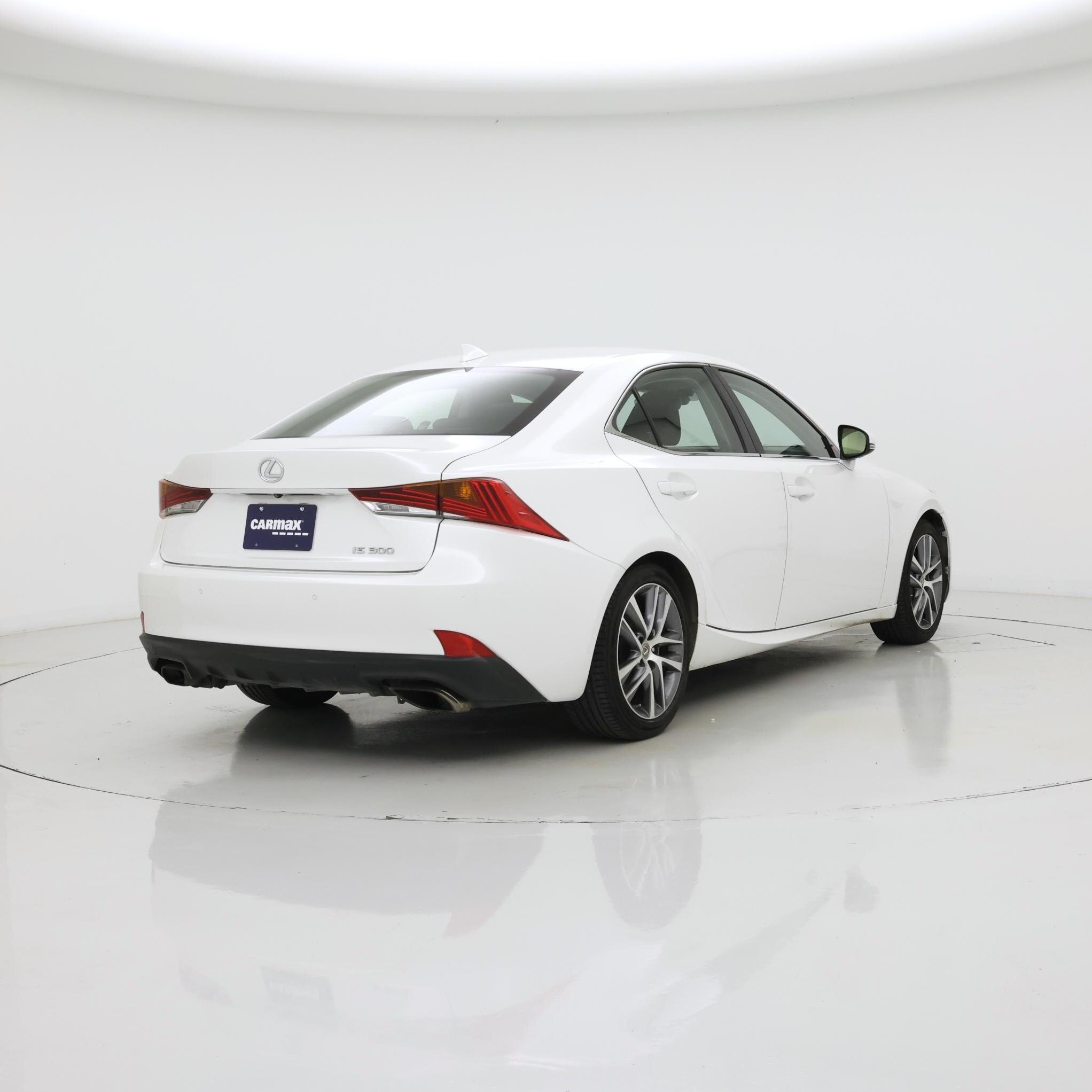 Thumbnail: 2020 Lexus IS - 8