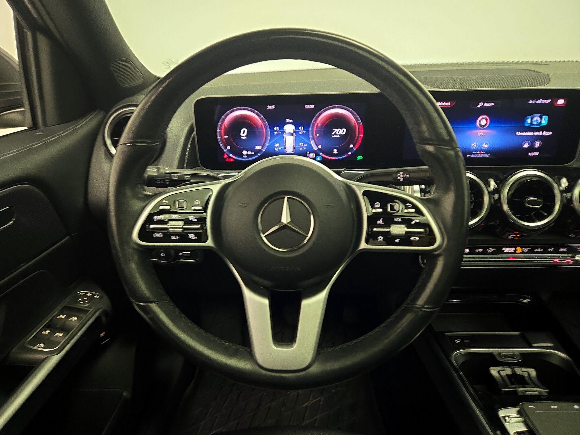 Thumbnail: 2020 Mercedes-Benz GLB - 10