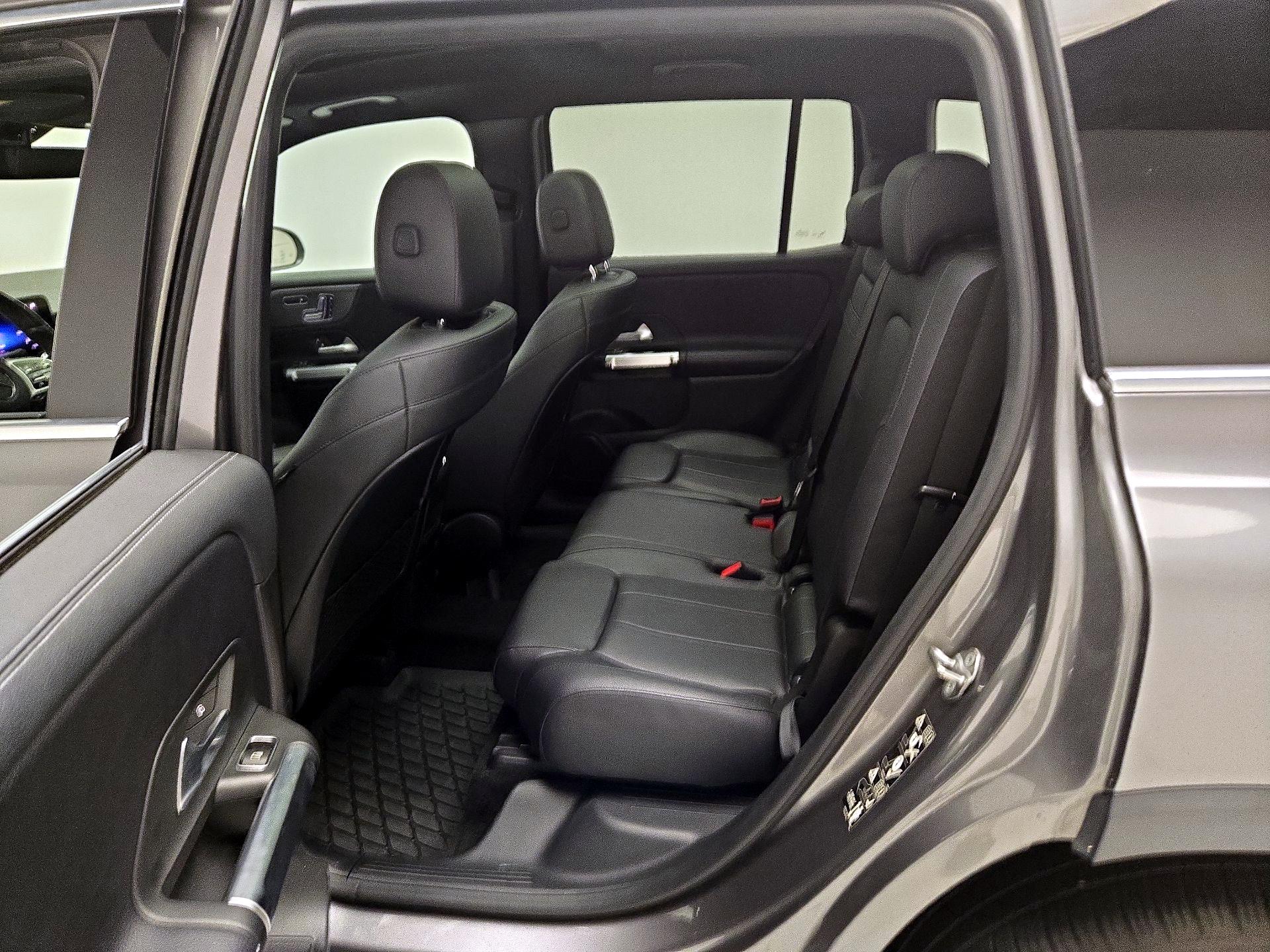 Thumbnail: 2020 Mercedes-Benz GLB - 20