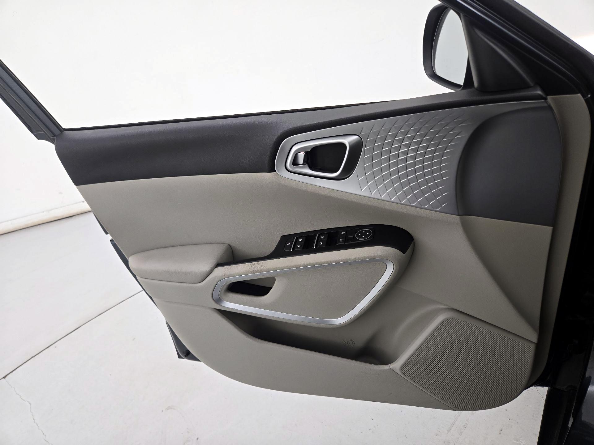 Thumbnail: 2020 Kia Soul - 12