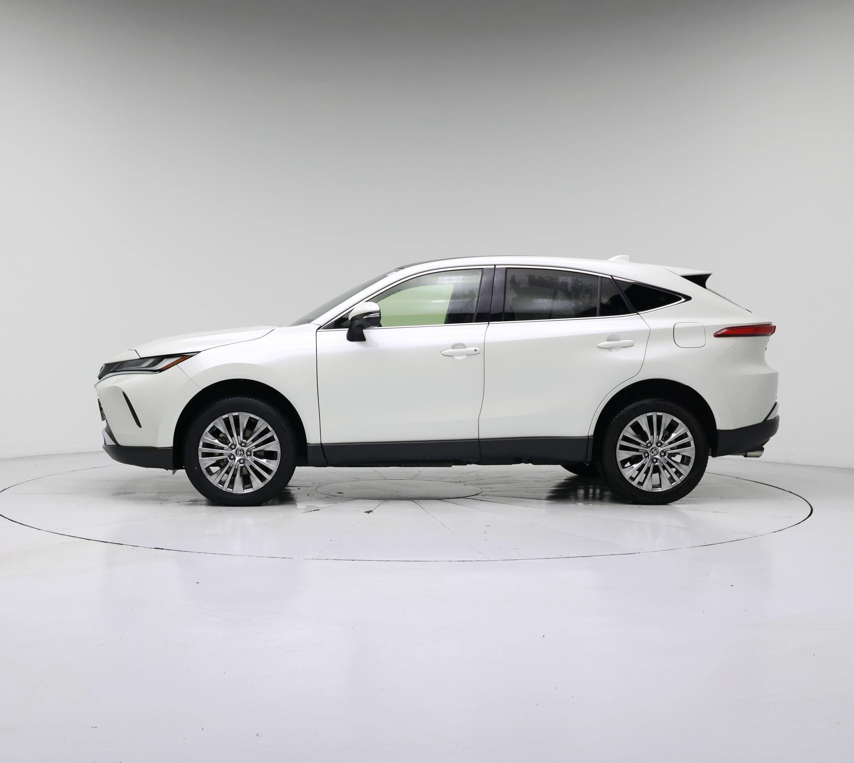 Thumbnail: 2022 Toyota Venza - 3